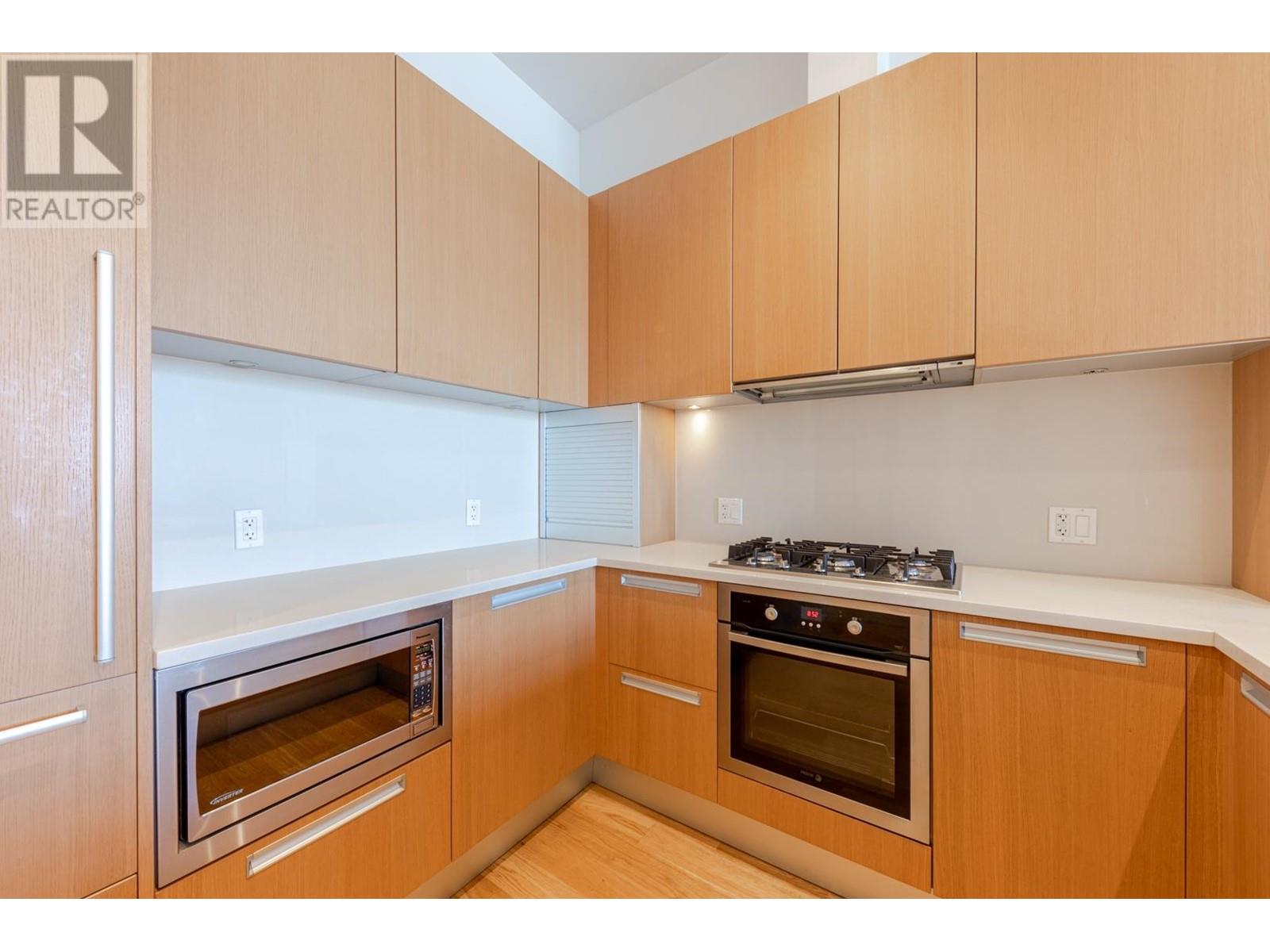 Listing Picture 7 of 37 : 236 W 1ST AVENUE, Vancouver / 溫哥華 - 魯藝地產 Yvonne Lu Group - MLS Medallion Club Member