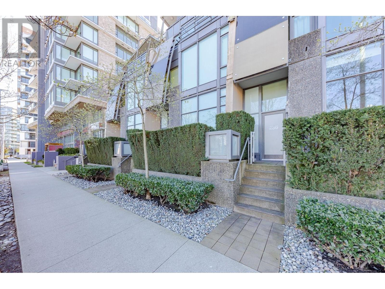 Listing Picture 4 of 37 : 236 W 1ST AVENUE, Vancouver / 溫哥華 - 魯藝地產 Yvonne Lu Group - MLS Medallion Club Member