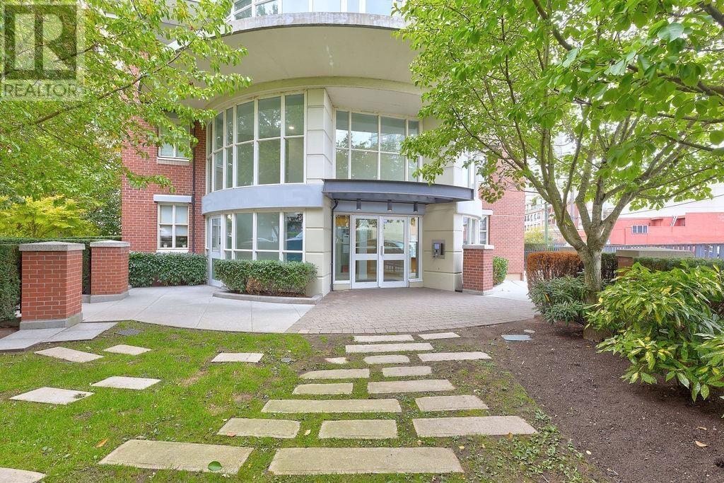 Listing Picture 4 of 40 : 653 1483 E KING EDWARD AVENUE, Vancouver / 溫哥華 - 魯藝地產 Yvonne Lu Group - MLS Medallion Club Member