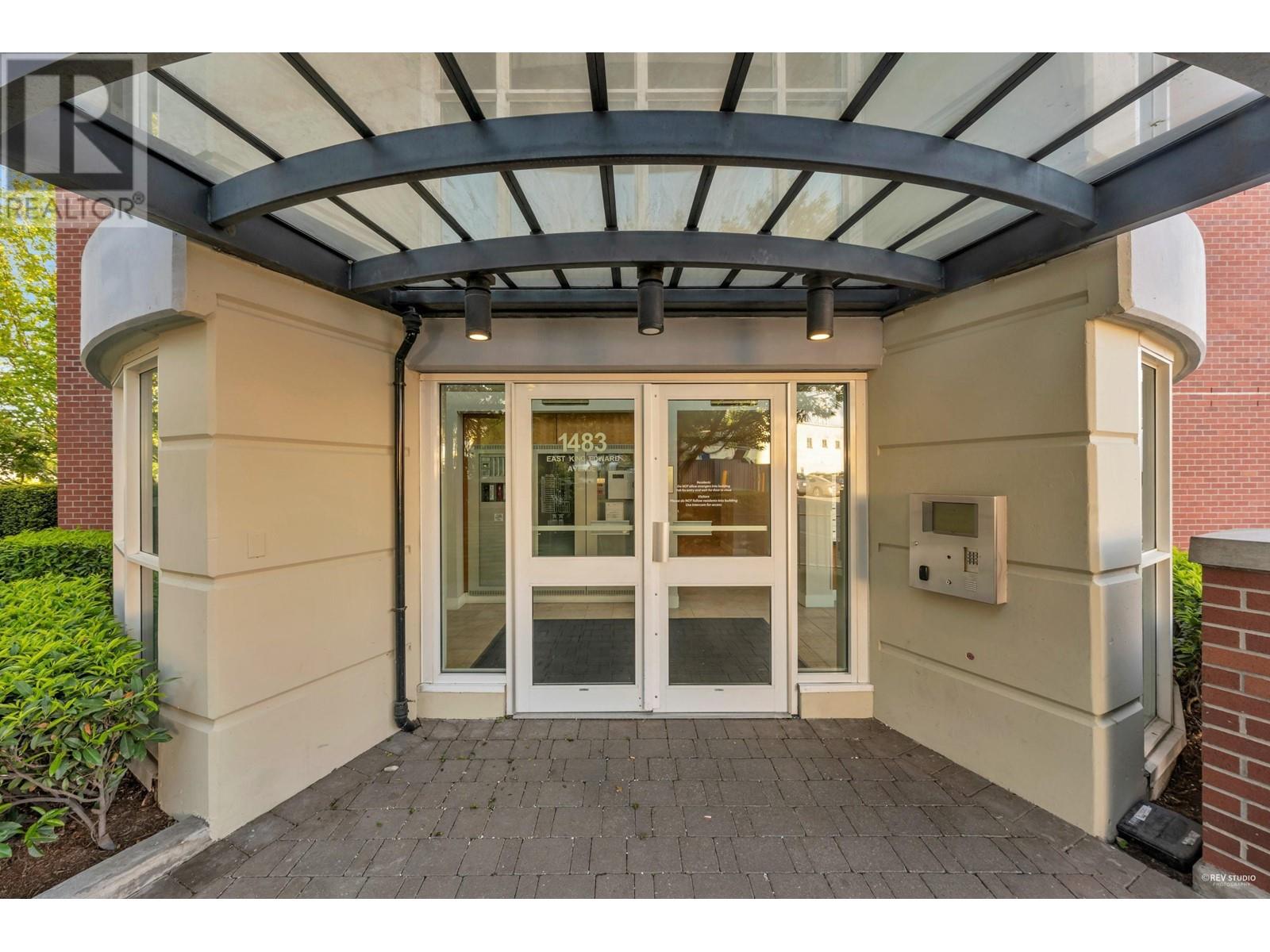 Listing Picture 2 of 40 : 653 1483 E KING EDWARD AVENUE, Vancouver / 溫哥華 - 魯藝地產 Yvonne Lu Group - MLS Medallion Club Member