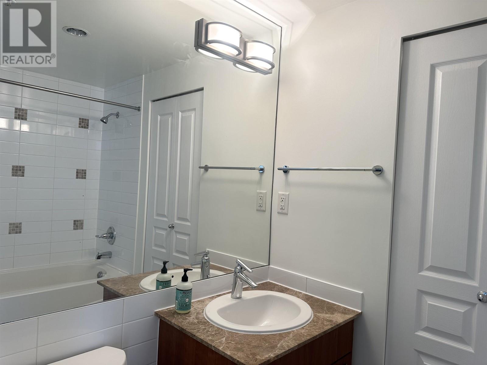 Listing Picture 26 of 40 : 653 1483 E KING EDWARD AVENUE, Vancouver / 溫哥華 - 魯藝地產 Yvonne Lu Group - MLS Medallion Club Member