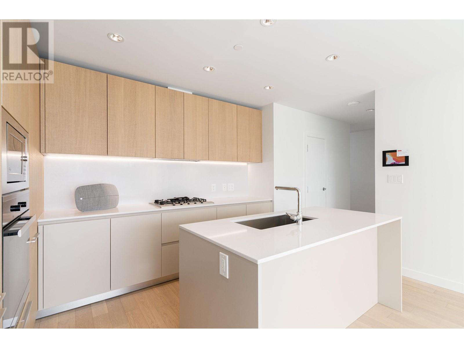 Listing Picture 8 of 21 : 713 6688 PEARSON WAY, Richmond / 烈治文 - 魯藝地產 Yvonne Lu Group - MLS Medallion Club Member
