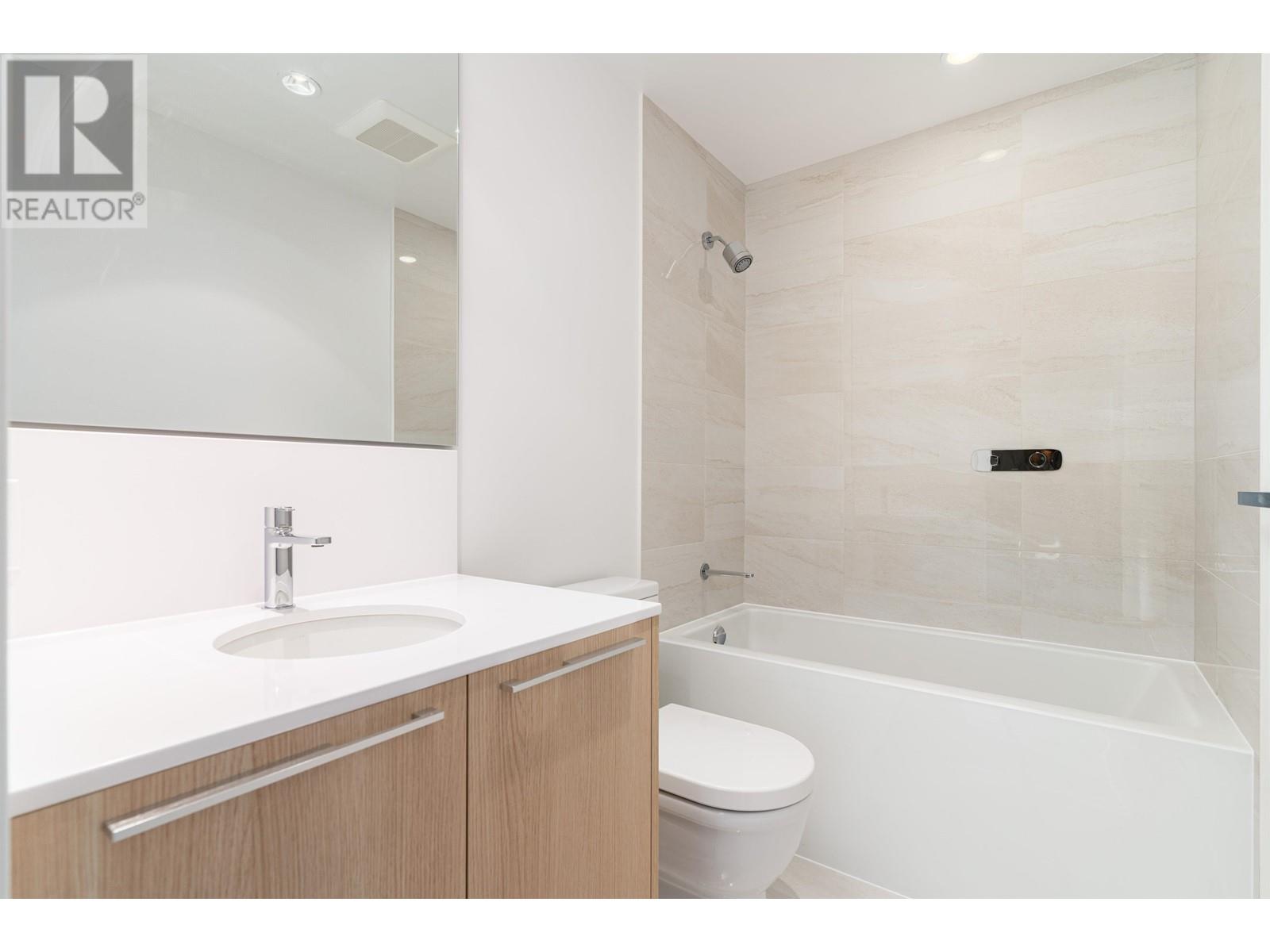 Listing Picture 16 of 21 : 713 6688 PEARSON WAY, Richmond / 烈治文 - 魯藝地產 Yvonne Lu Group - MLS Medallion Club Member
