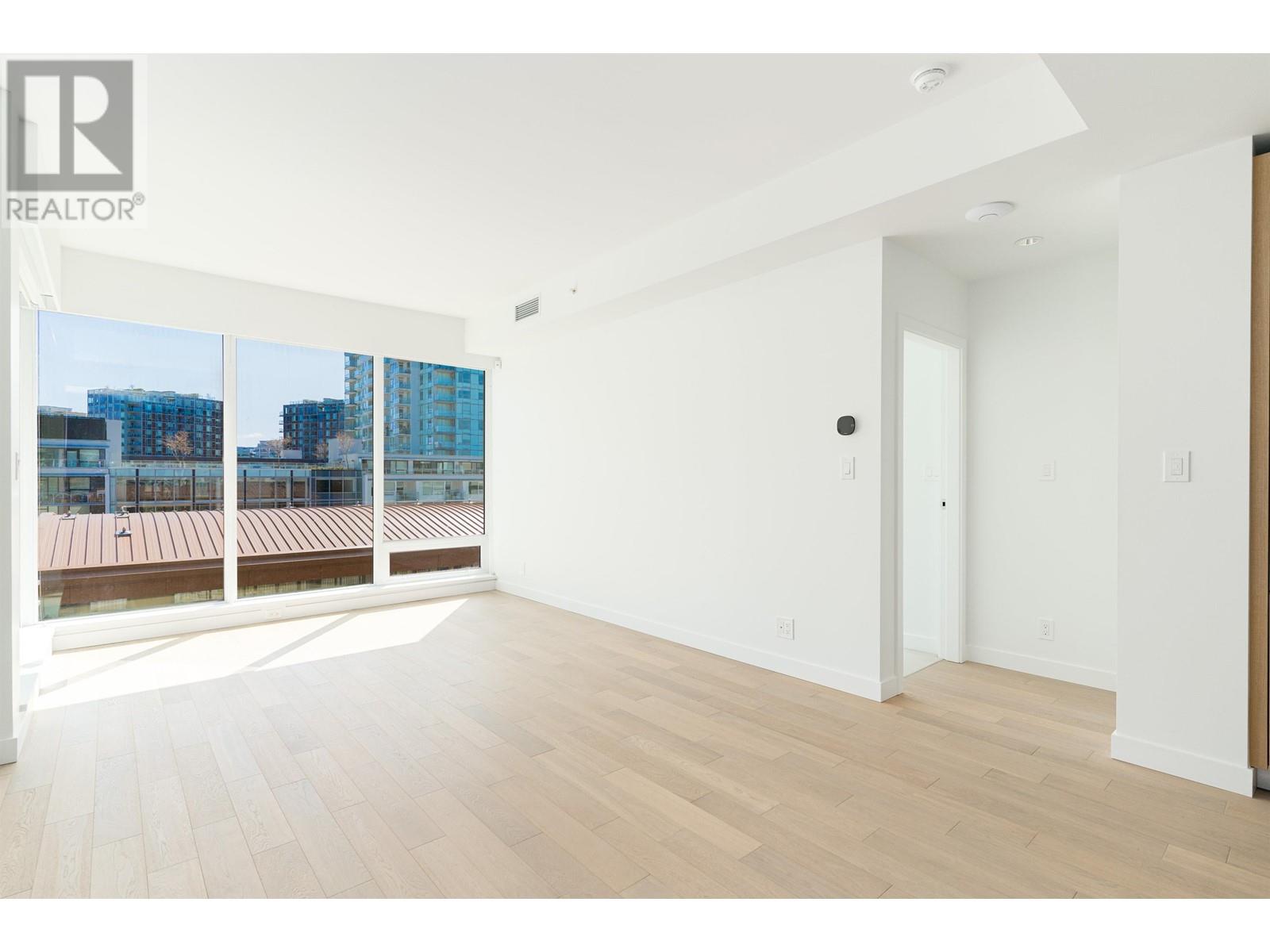 Listing Picture 5 of 21 : 713 6688 PEARSON WAY, Richmond / 烈治文 - 魯藝地產 Yvonne Lu Group - MLS Medallion Club Member