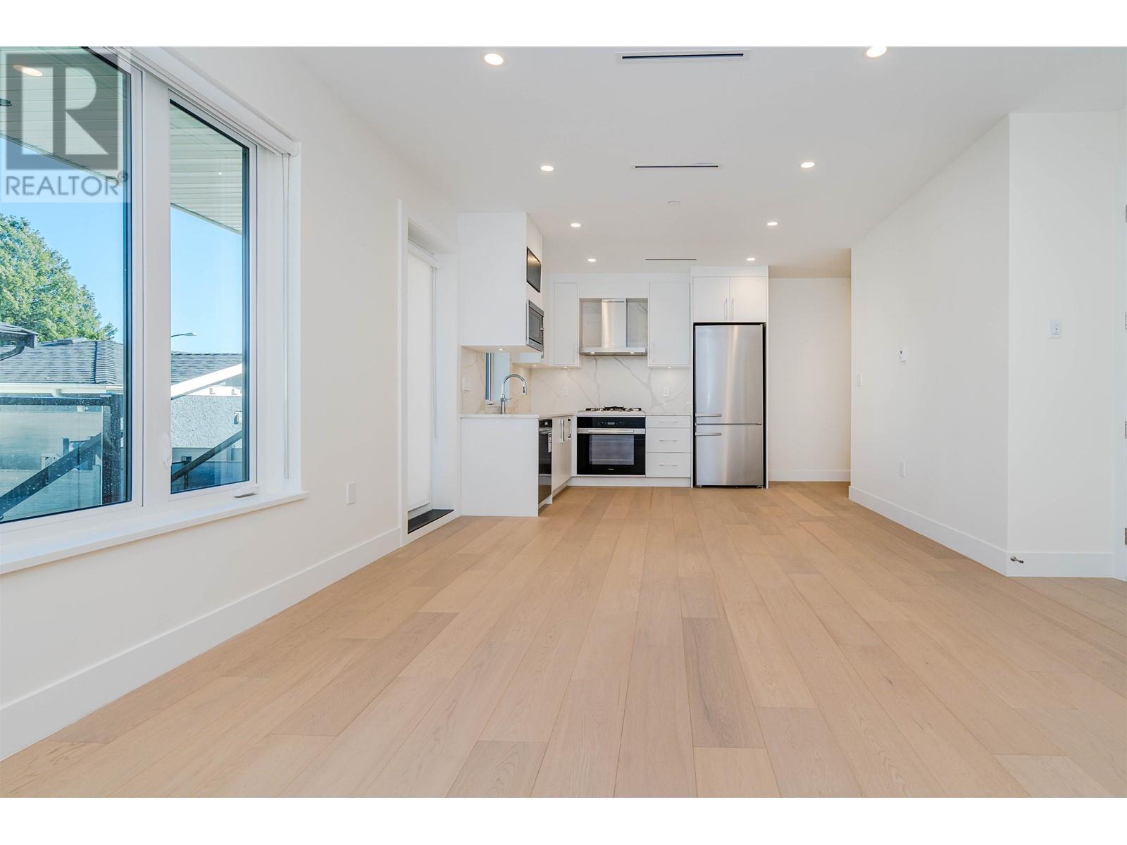 Property at 8190 CARTIER STREET image 3