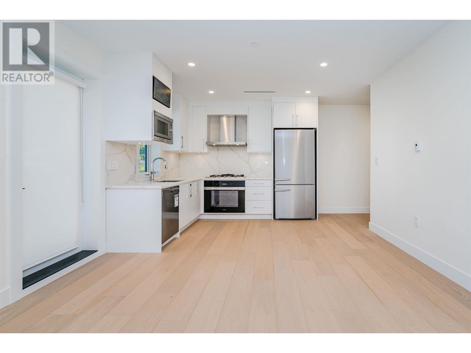 Property at 8190 CARTIER STREET image 5