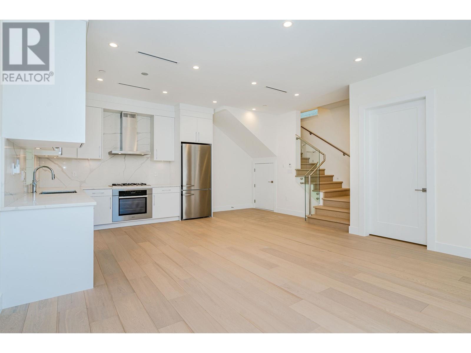 Property at 8192 CARTIER STREET image 4