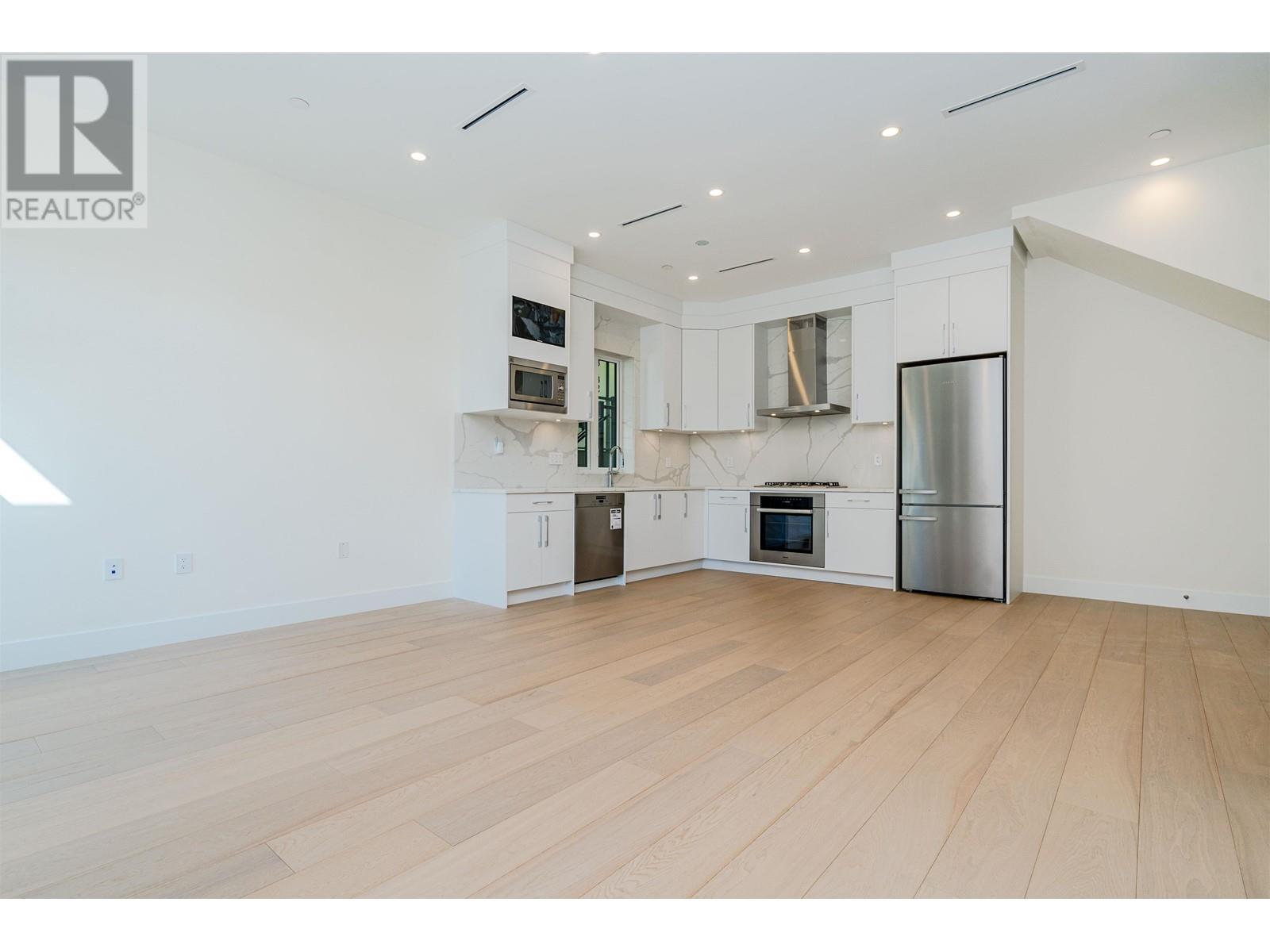 Property at 8192 CARTIER STREET image 3