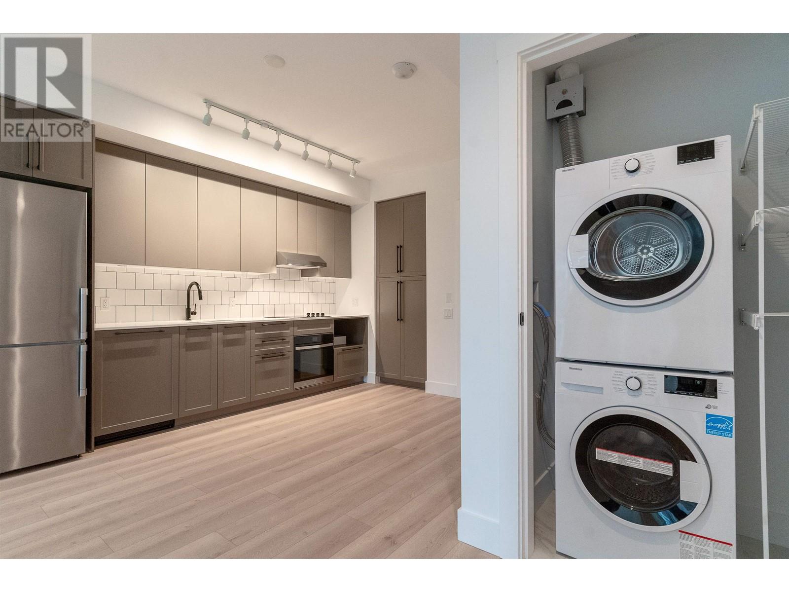 Listing Picture 8 of 28 : 405 8750 UNIVERSITY CRESCENT, Burnaby / 本拿比 - 魯藝地產 Yvonne Lu Group - MLS Medallion Club Member