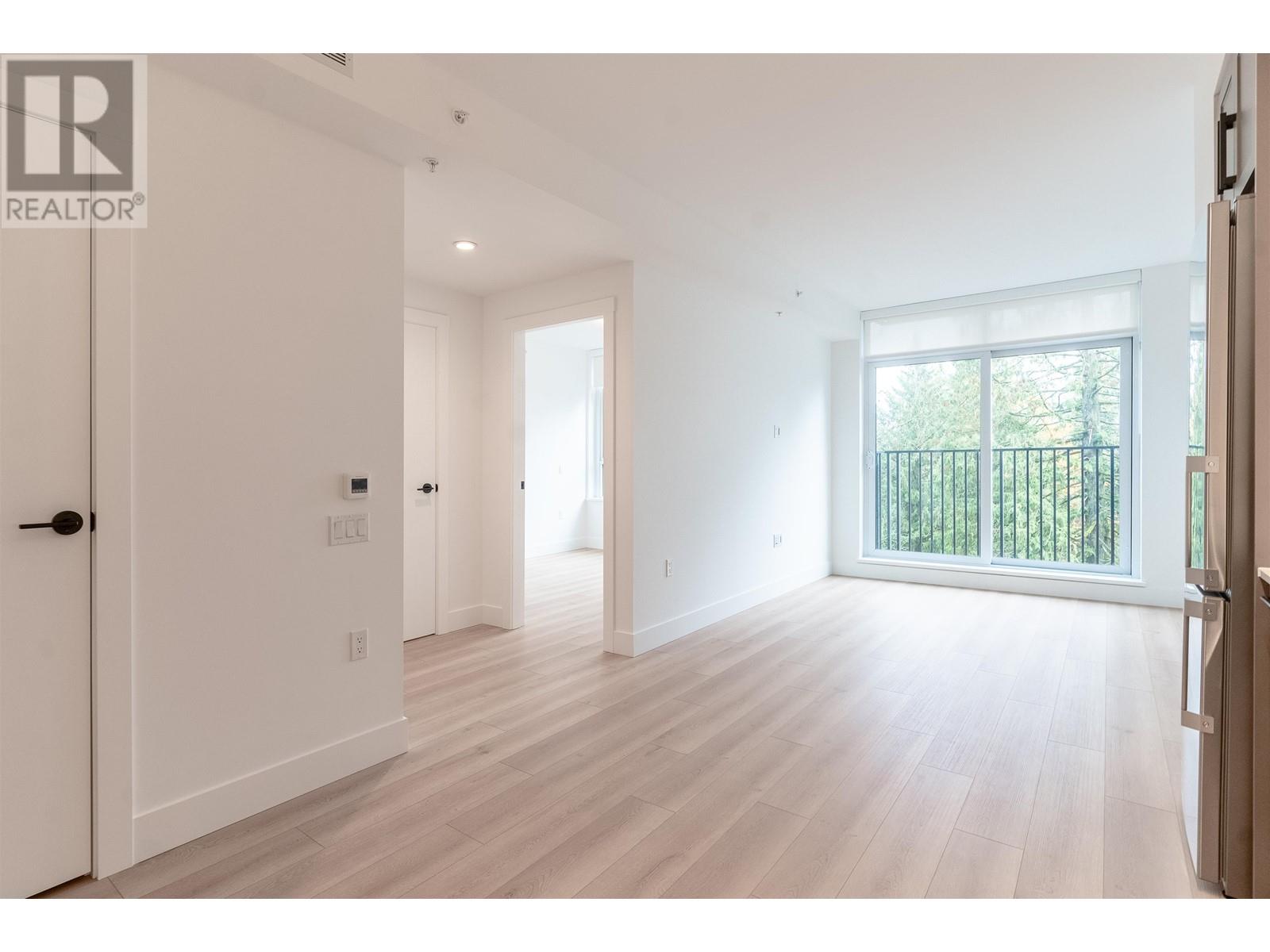 Listing Picture 10 of 28 : 405 8750 UNIVERSITY CRESCENT, Burnaby / 本拿比 - 魯藝地產 Yvonne Lu Group - MLS Medallion Club Member