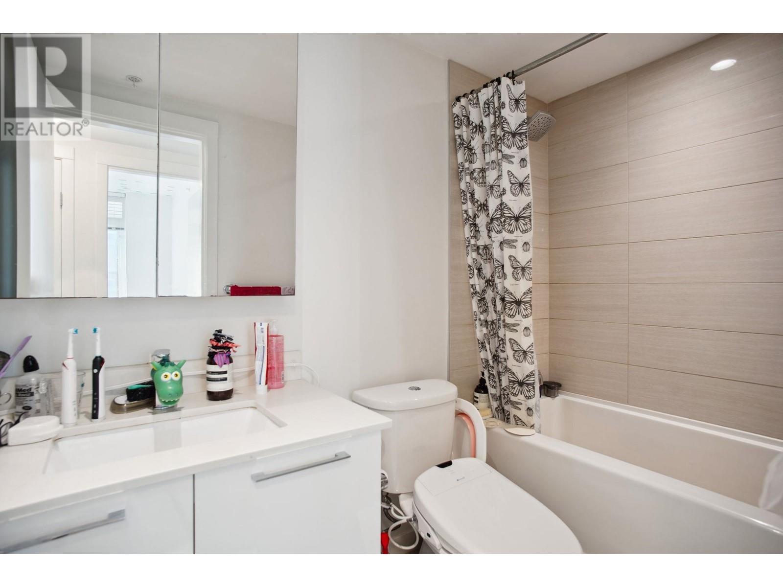 Listing Picture 7 of 12 : 307 5619 CEDARBRIDGE WAY, Richmond / 烈治文 - 魯藝地產 Yvonne Lu Group - MLS Medallion Club Member