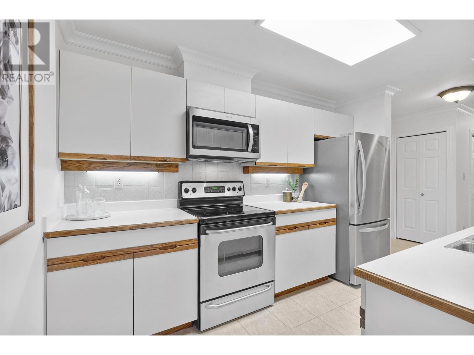 204 3441 Curle Avenue, Burnaby, British Columbia  V5G 4P4 - Photo 6 - R2967227