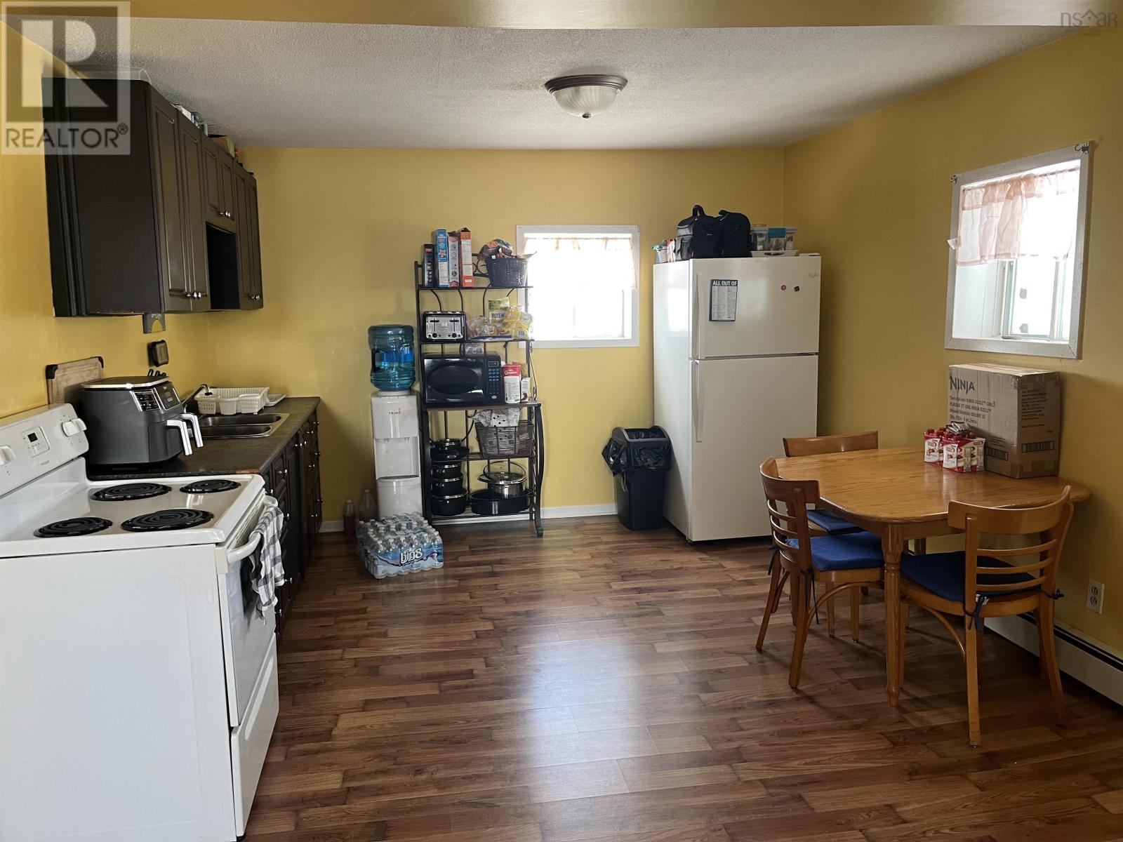 117 Lake Road, Glace Bay, Nova Scotia  B1A 2G8 - Photo 7 - 202503024