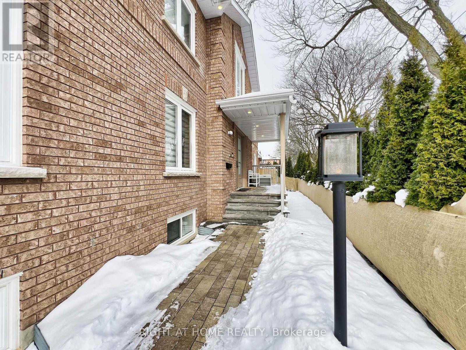 152 Holmes Avenue, Toronto, Ontario  M2N 4M6 - Photo 4 - C11975316