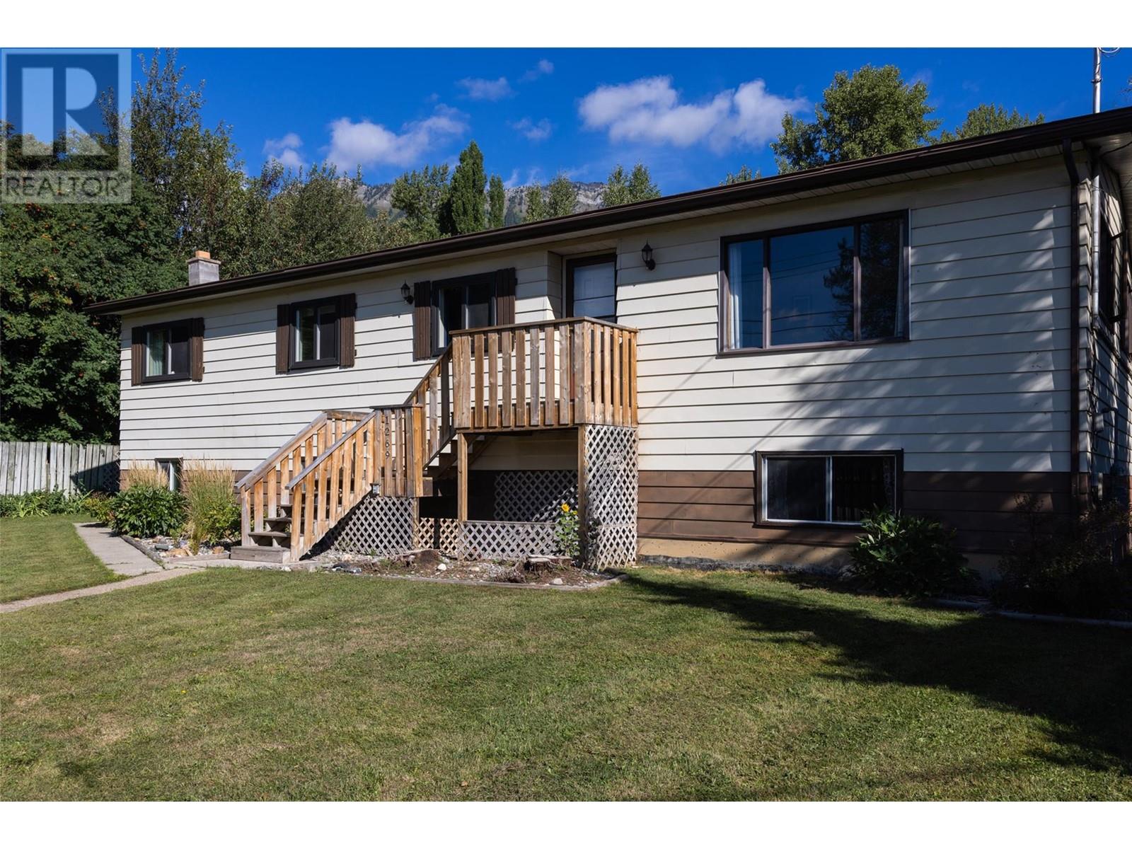 1269 Colclough Avenue, Fernie, British Columbia  V0B 1M1 - Photo 10 - 10335313