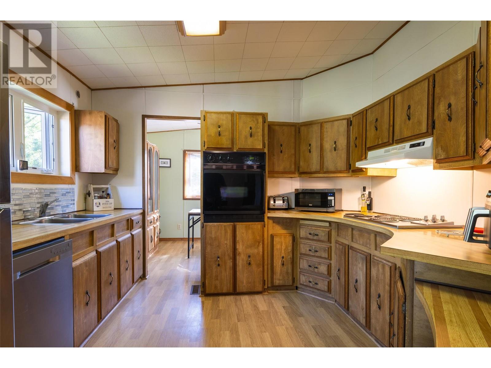 1269 Colclough Avenue, Fernie, British Columbia  V0B 1M1 - Photo 28 - 10335313