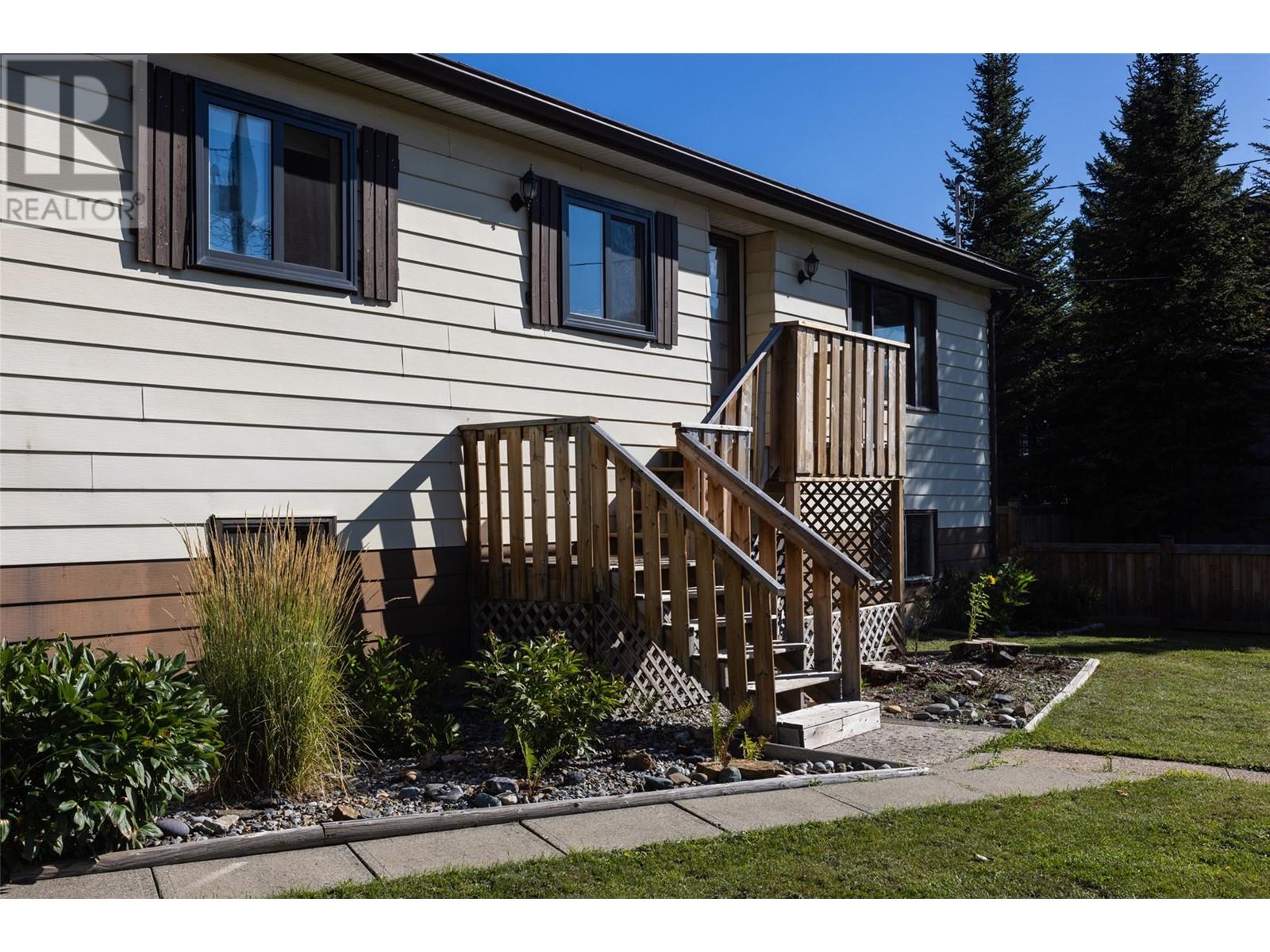 1269 Colclough Avenue, Fernie, British Columbia  V0B 1M1 - Photo 11 - 10335313
