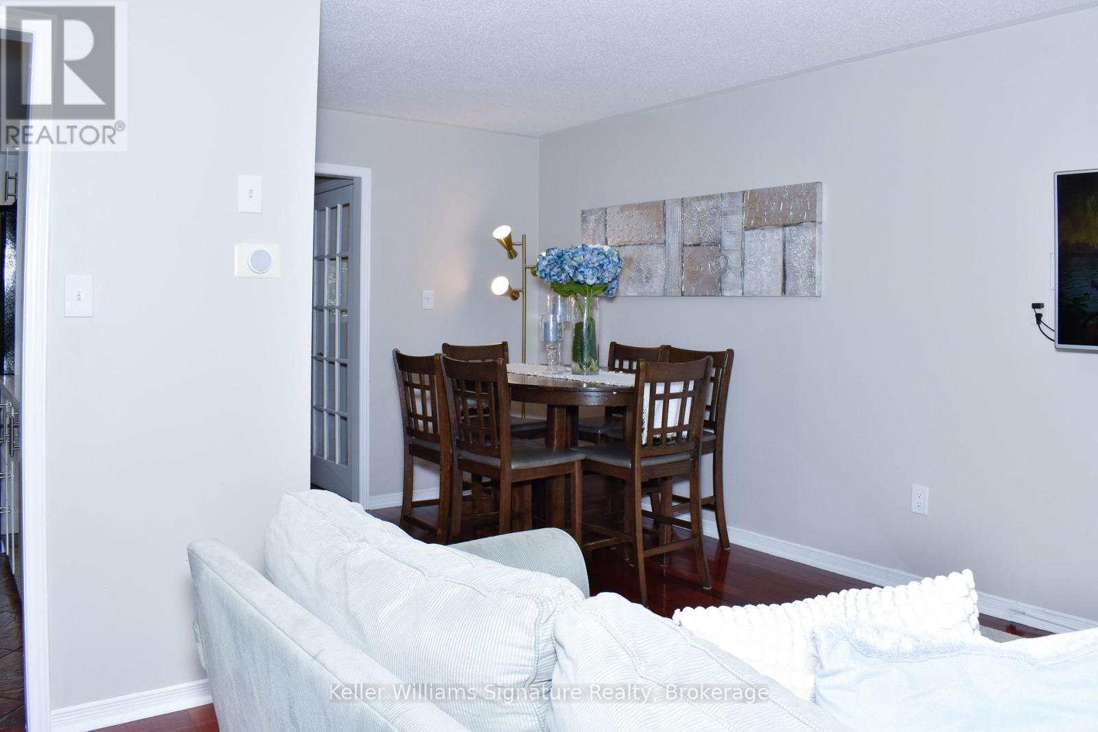 7058 Stoneywood Way N, Mississauga, Ontario  L5N 6Y5 - Photo 9 - W11975346