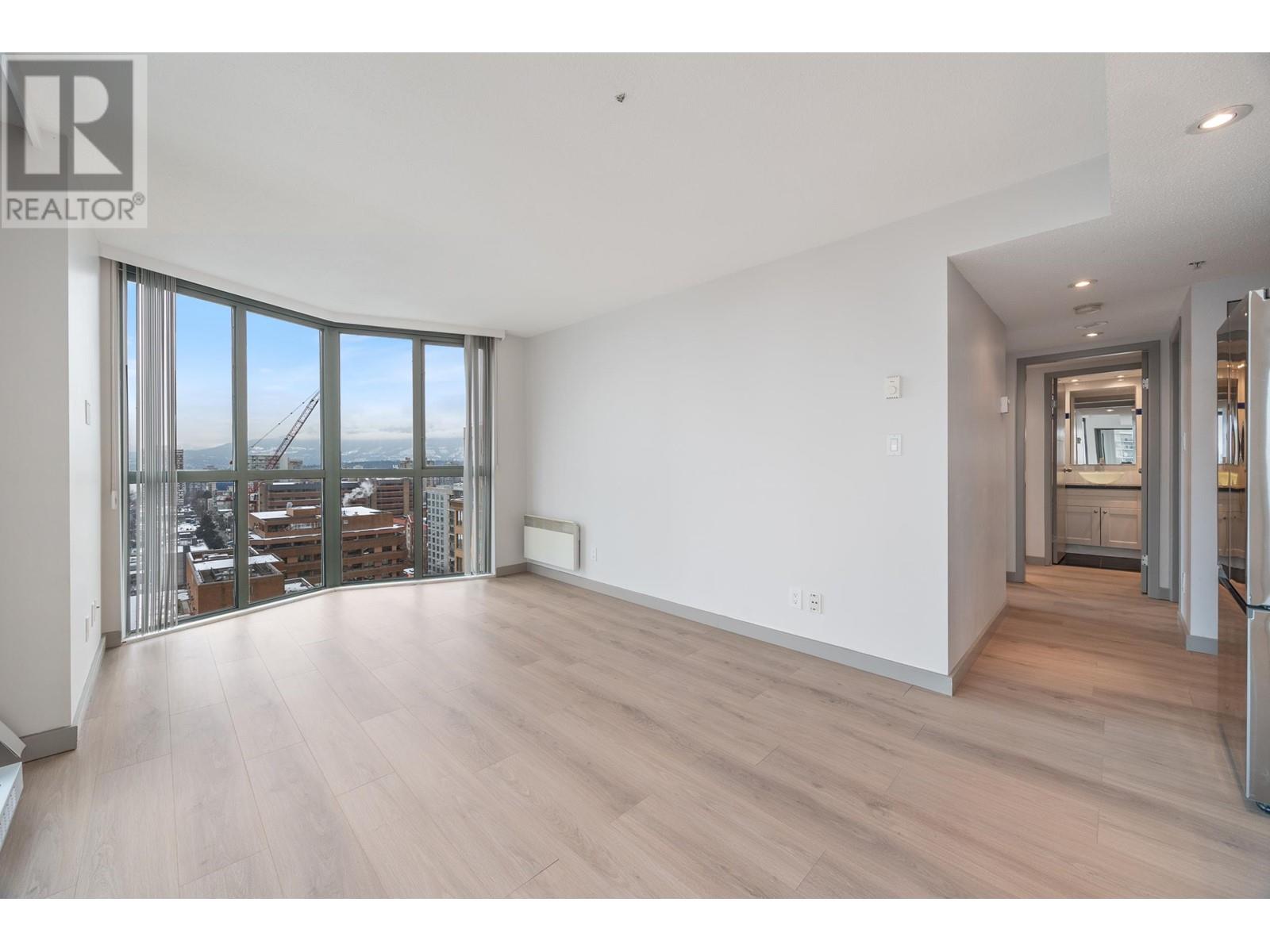 Listing Picture 11 of 35 : 2701 1188 HOWE STREET, Vancouver / 溫哥華 - 魯藝地產 Yvonne Lu Group - MLS Medallion Club Member