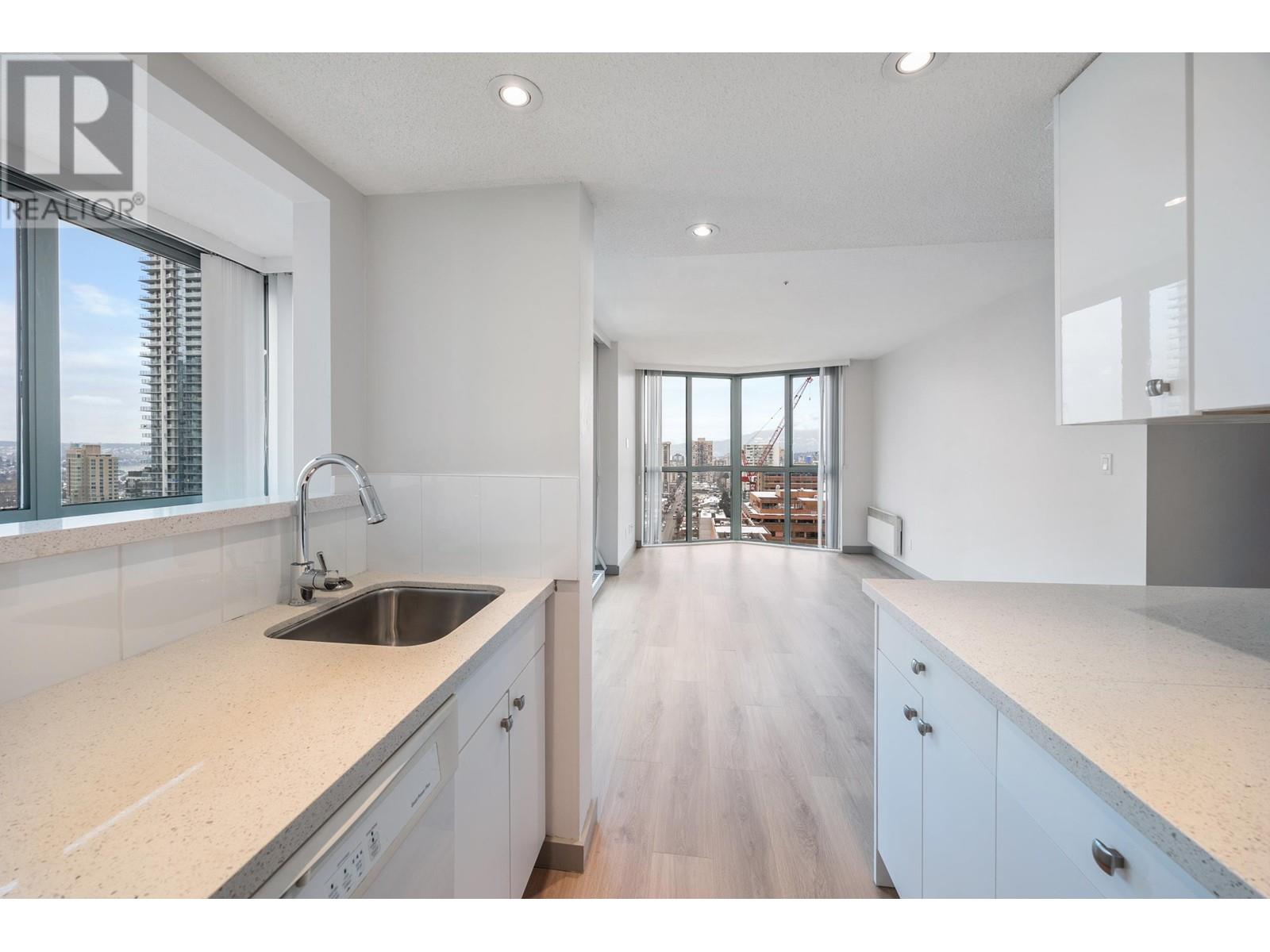 Listing Picture 12 of 35 : 2701 1188 HOWE STREET, Vancouver / 溫哥華 - 魯藝地產 Yvonne Lu Group - MLS Medallion Club Member