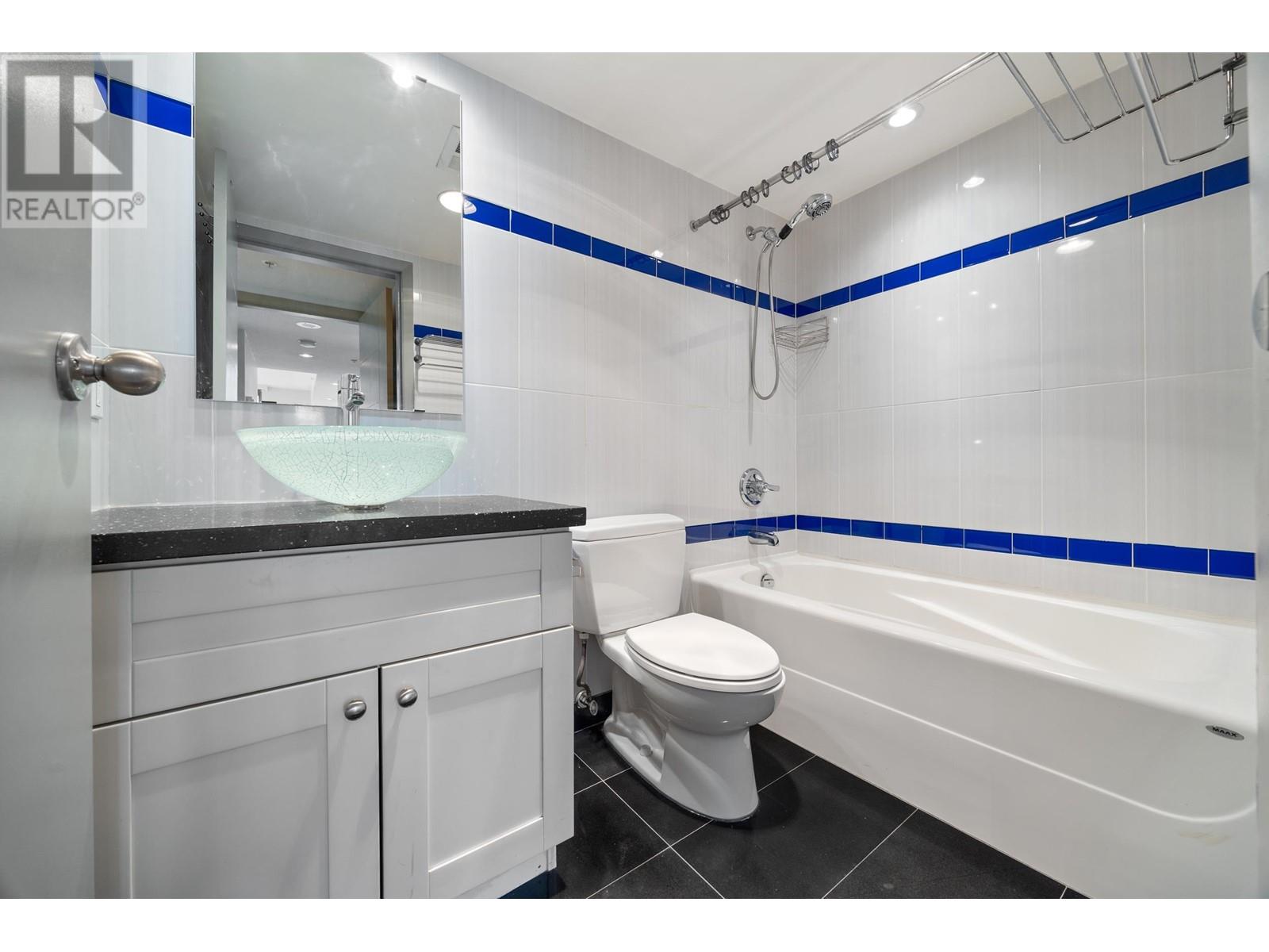 Listing Picture 26 of 35 : 2701 1188 HOWE STREET, Vancouver / 溫哥華 - 魯藝地產 Yvonne Lu Group - MLS Medallion Club Member