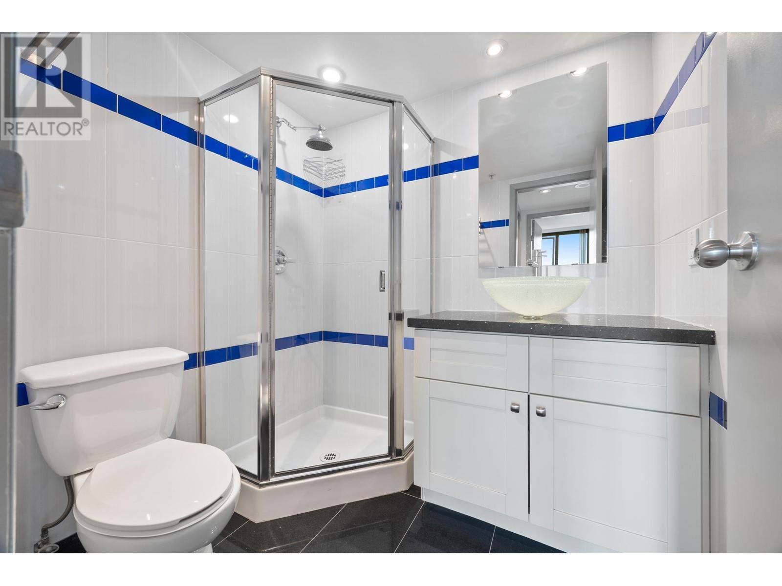 Listing Picture 27 of 35 : 2701 1188 HOWE STREET, Vancouver / 溫哥華 - 魯藝地產 Yvonne Lu Group - MLS Medallion Club Member