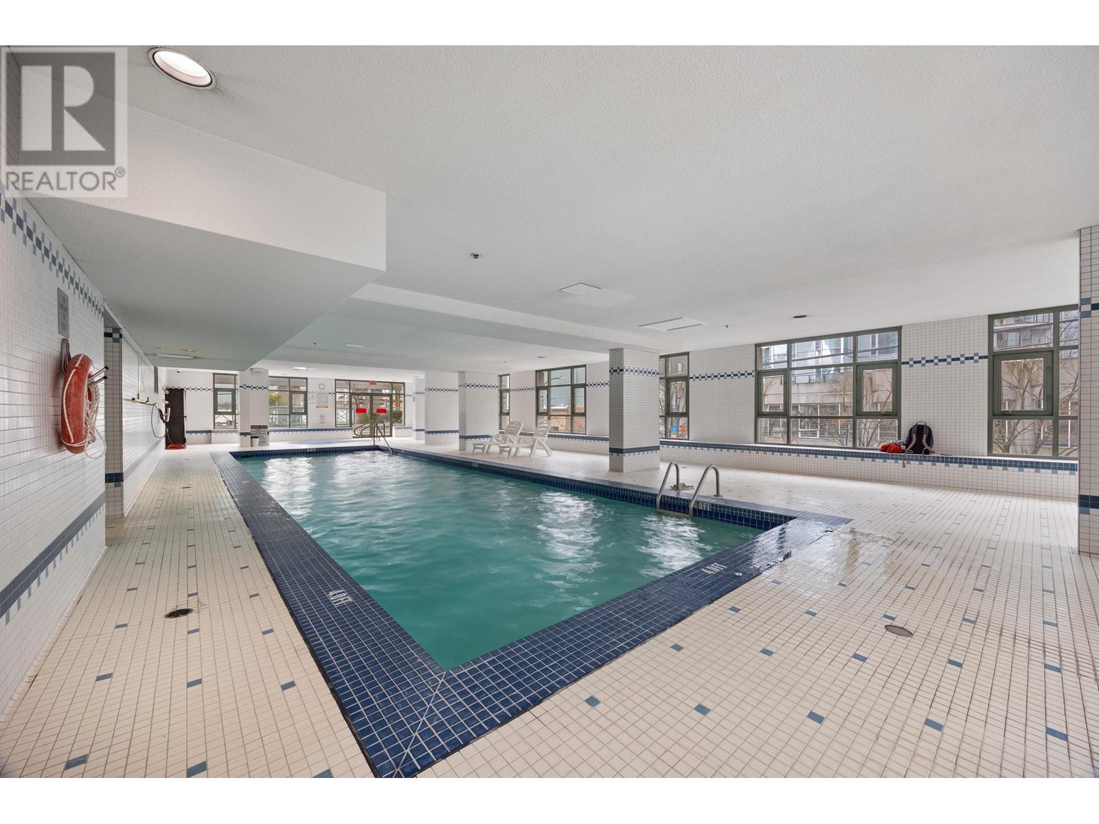 Listing Picture 29 of 35 : 2701 1188 HOWE STREET, Vancouver / 溫哥華 - 魯藝地產 Yvonne Lu Group - MLS Medallion Club Member