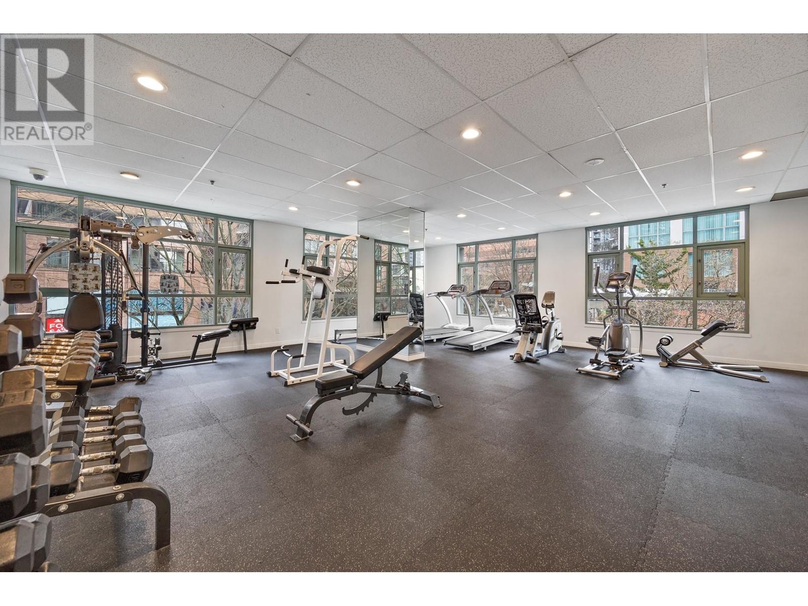 Listing Picture 30 of 35 : 2701 1188 HOWE STREET, Vancouver / 溫哥華 - 魯藝地產 Yvonne Lu Group - MLS Medallion Club Member