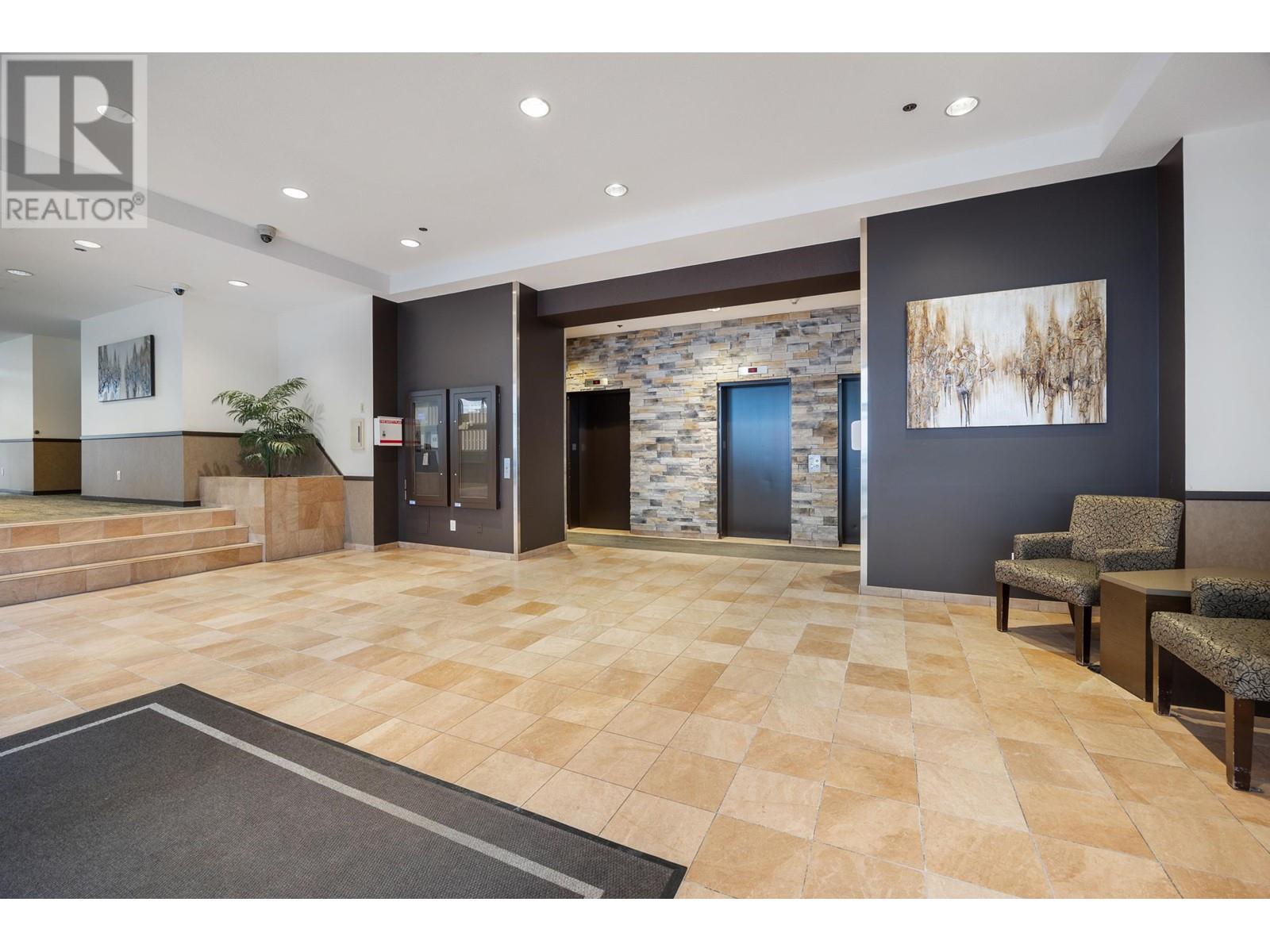 Listing Picture 32 of 35 : 2701 1188 HOWE STREET, Vancouver / 溫哥華 - 魯藝地產 Yvonne Lu Group - MLS Medallion Club Member