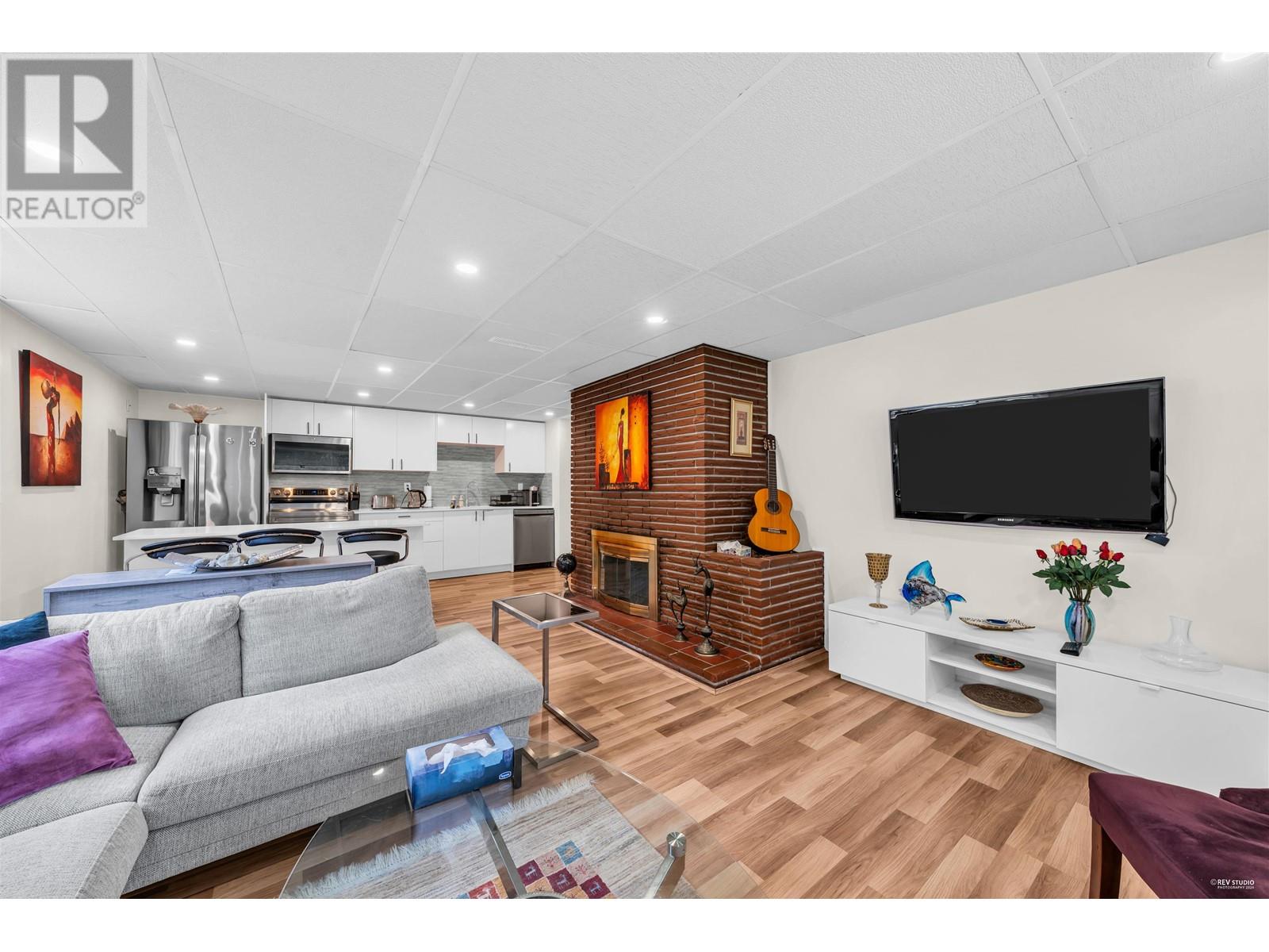 1075 Ruthina Avenue, North Vancouver, British Columbia  V7R 2E7 - Photo 17 - R2967242