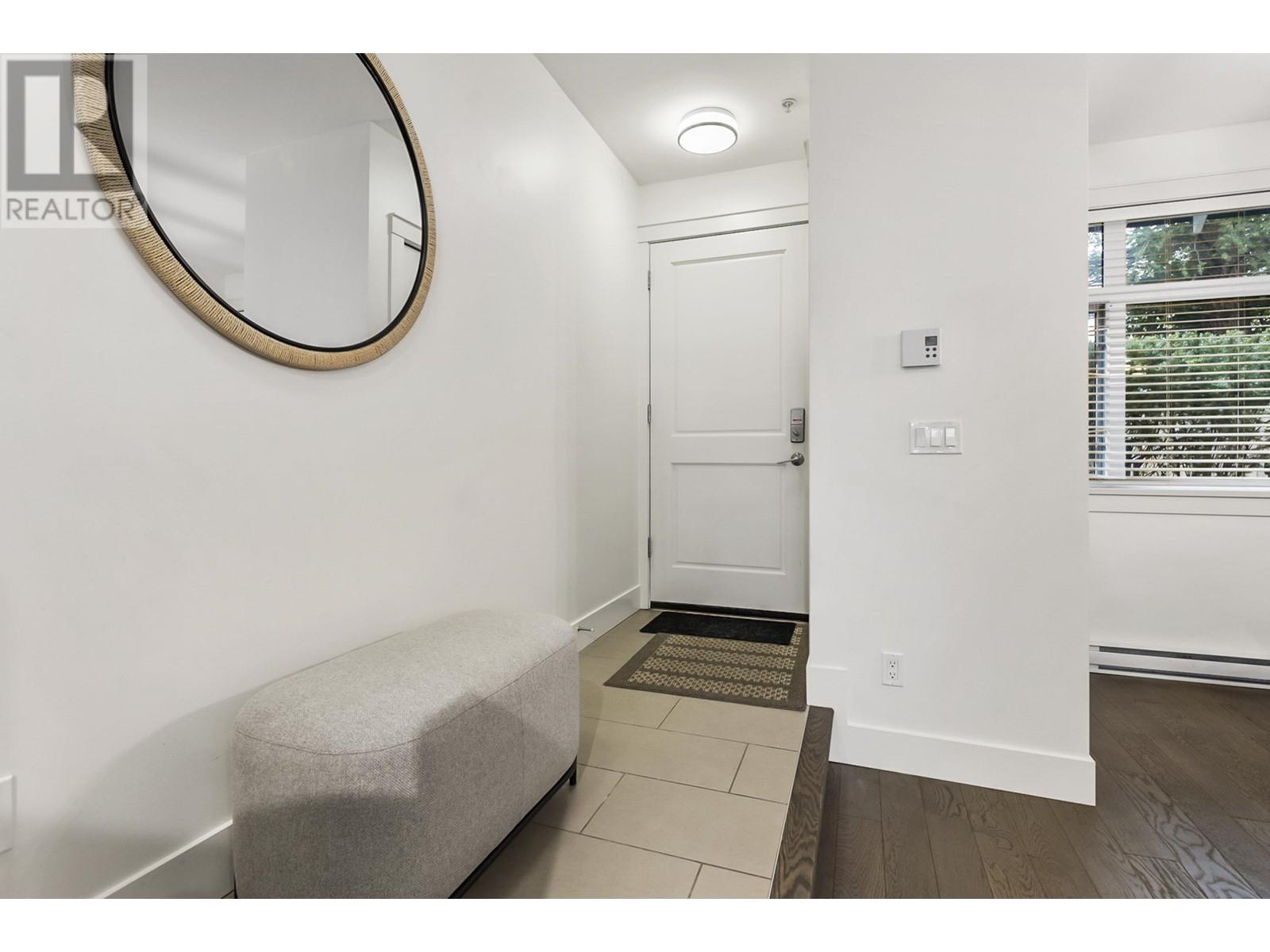 5741 St. George Street, Vancouver, British Columbia  V5W 2Y4 - Photo 4 - R2967252