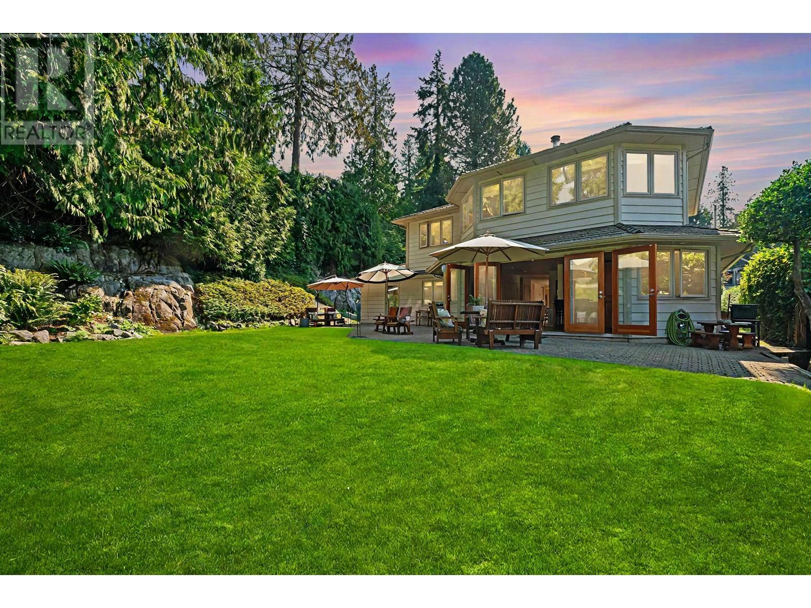 5475 Greenleaf Road, West Vancouver, British Columbia  V7W 1N5 - Photo 1 - R2967249