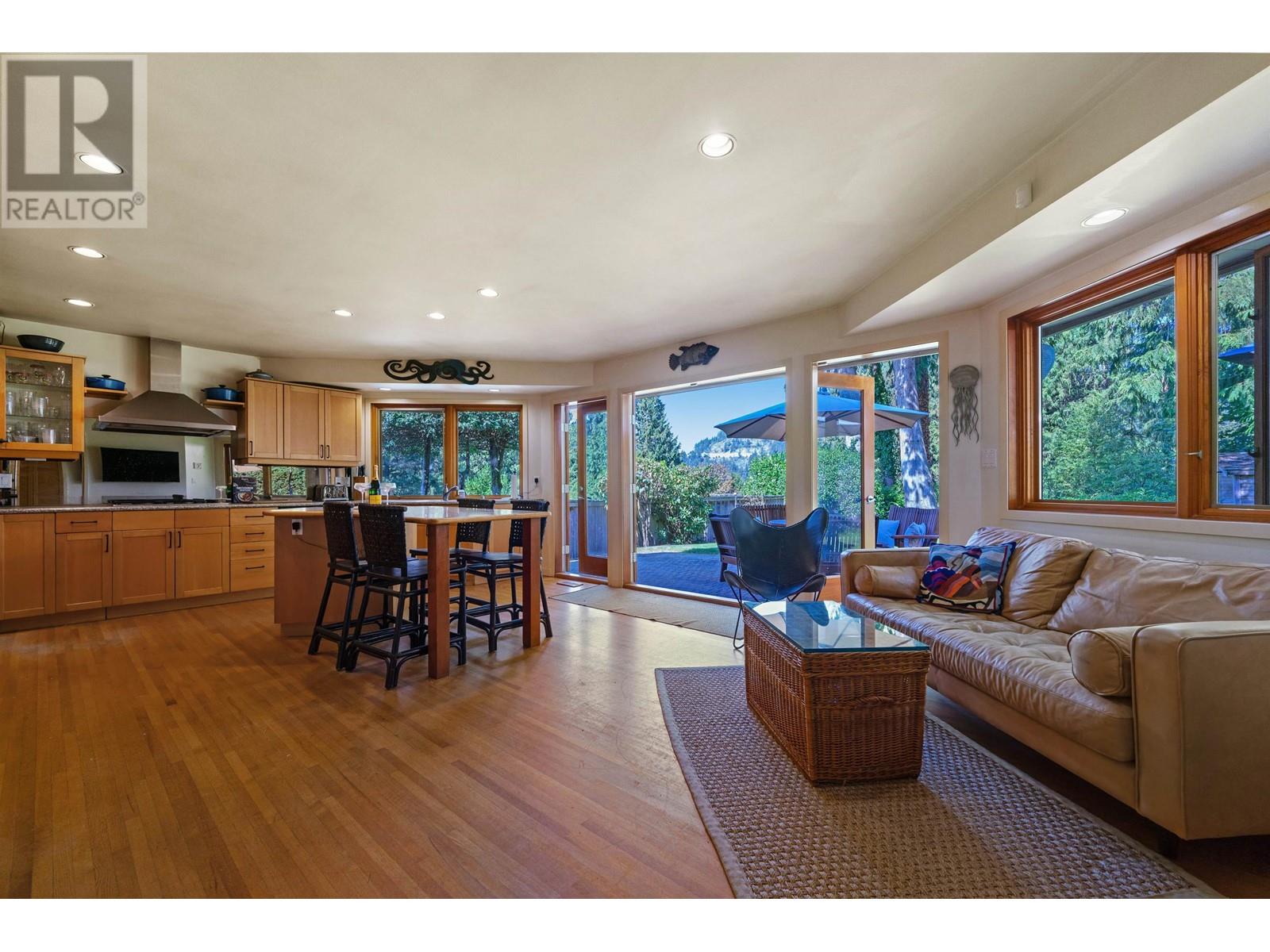 5475 Greenleaf Road, West Vancouver, British Columbia  V7W 1N5 - Photo 7 - R2967249
