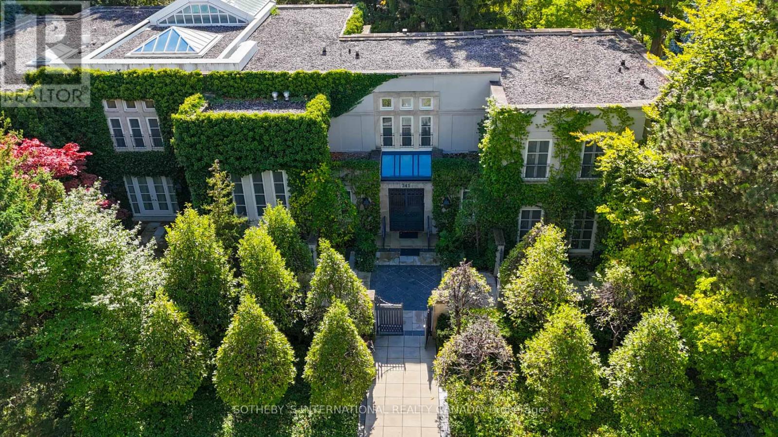 241 STRATHALLAN WOOD, Toronto, Ontario