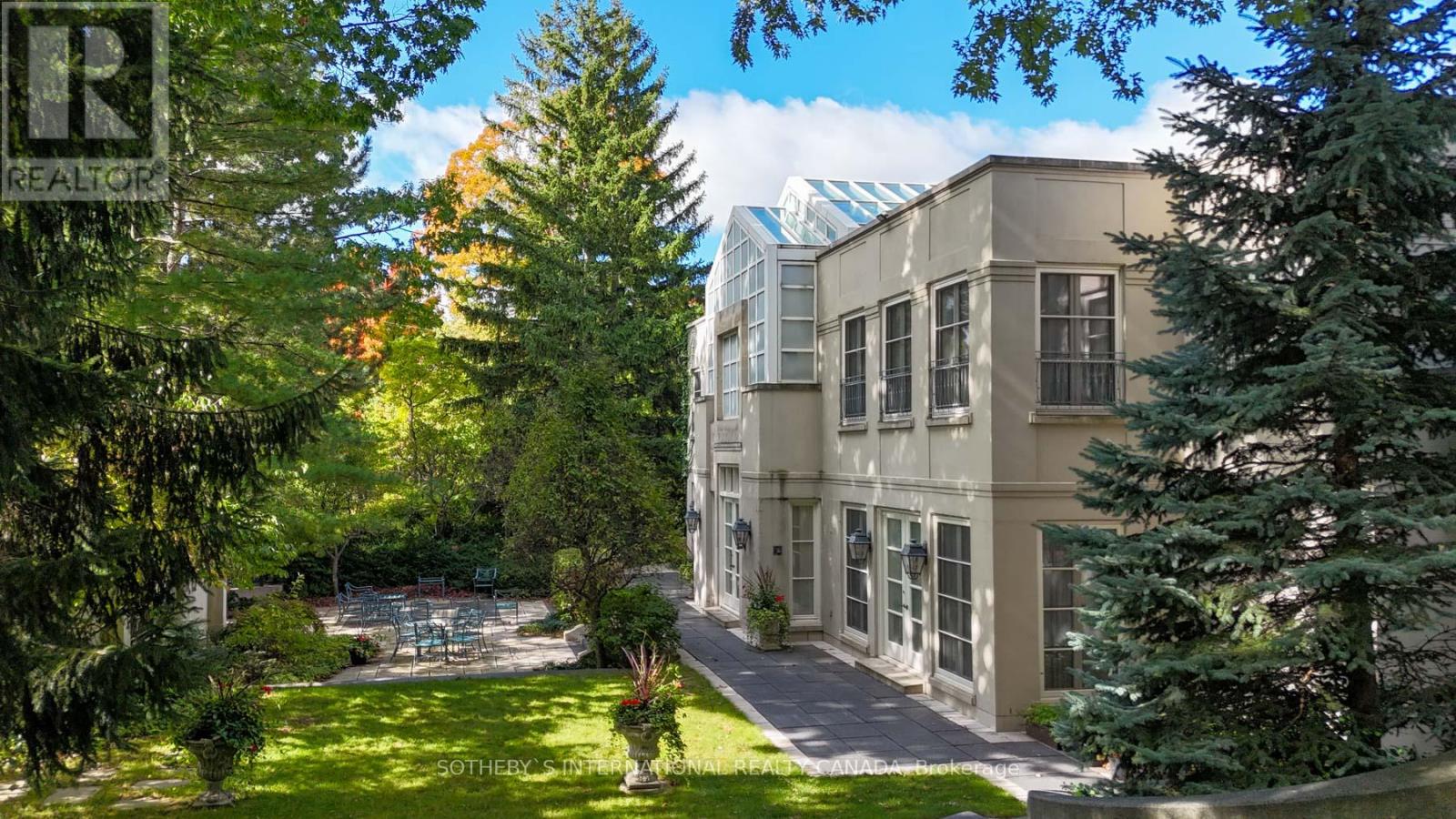Property at 241 STRATHALLAN WOOD image 2