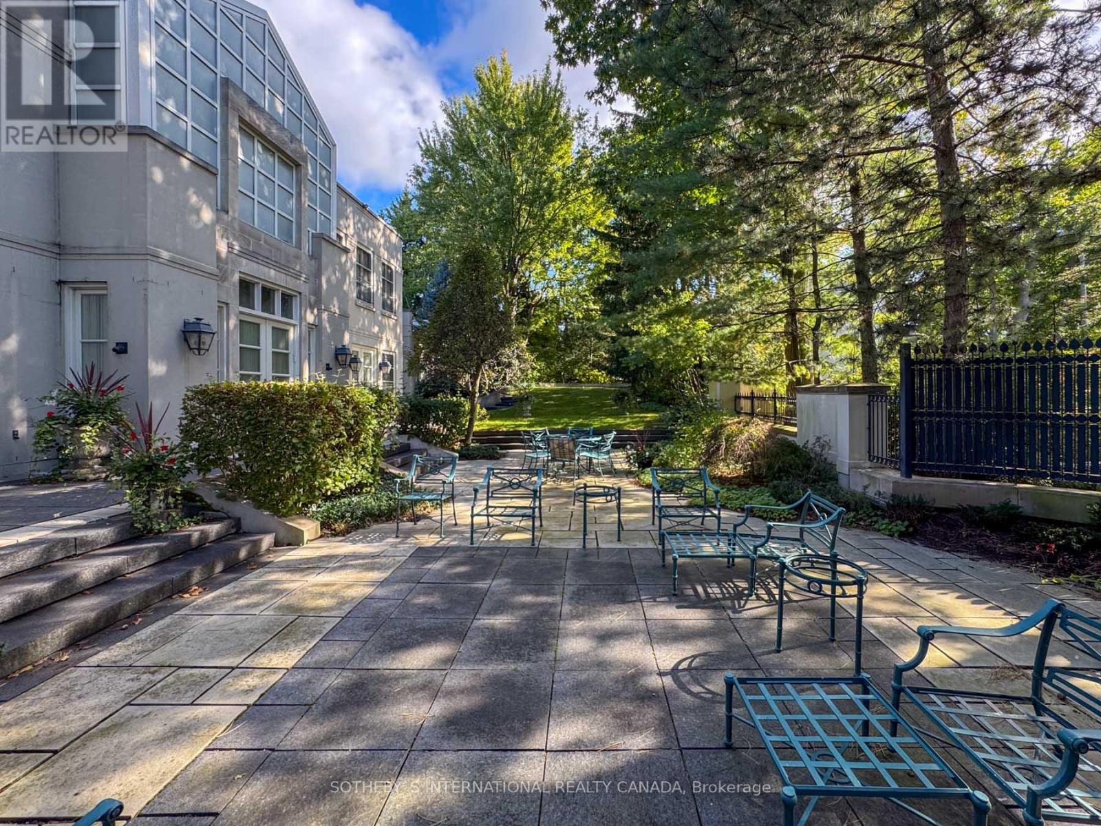 241 Strathallan Wood, Toronto, Ontario  M5N 1T5 - Photo 32 - C11975415