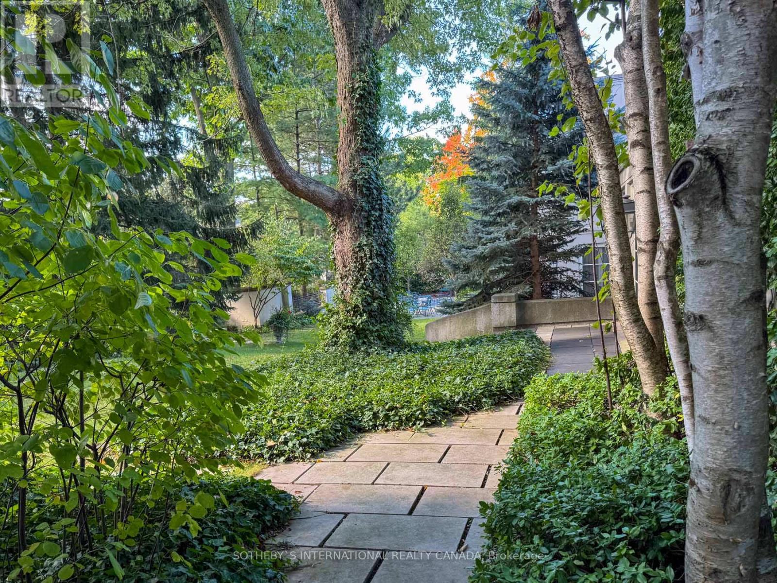 241 Strathallan Wood, Toronto, Ontario  M5N 1T5 - Photo 33 - C11975415