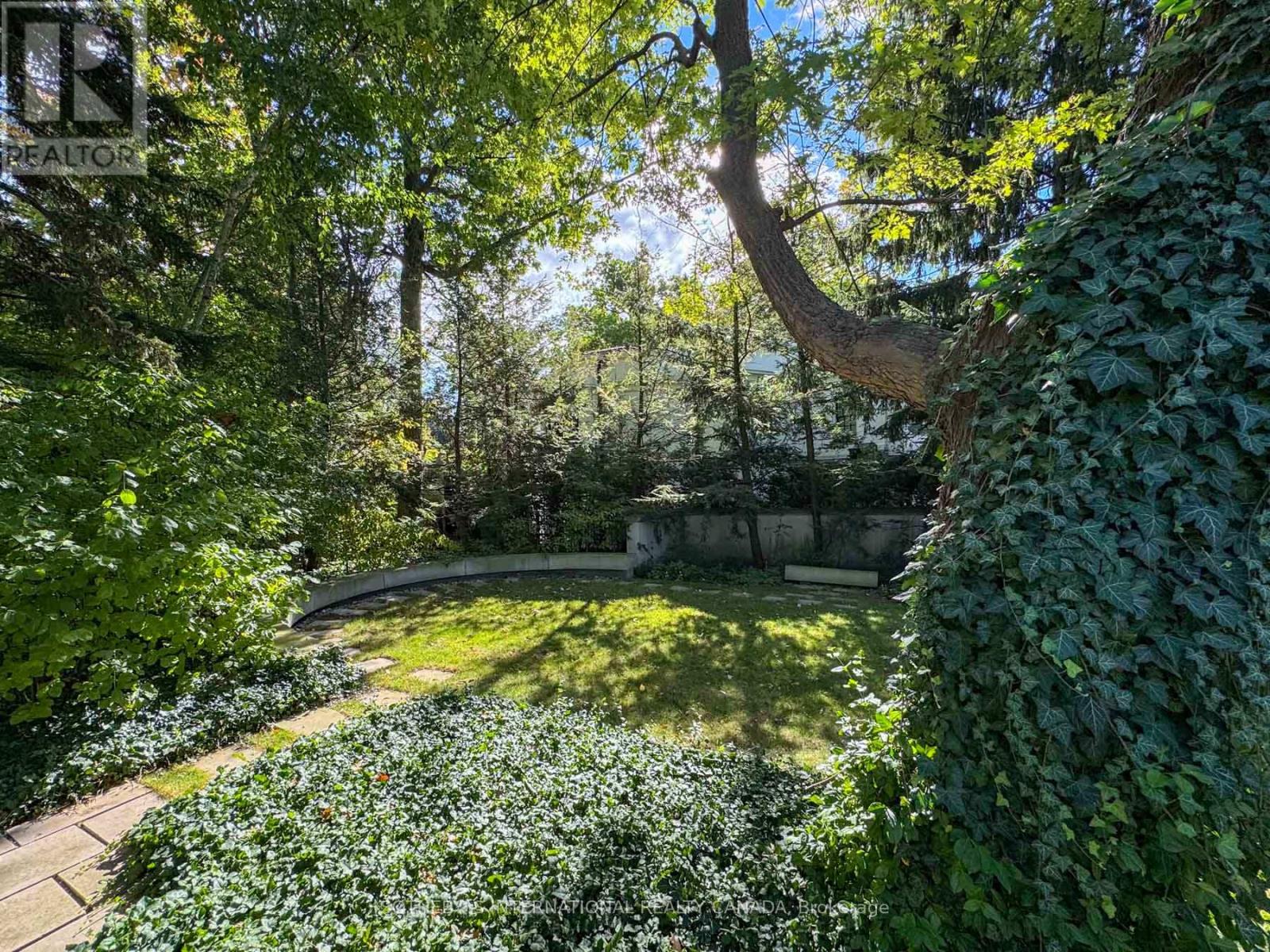 241 Strathallan Wood, Toronto, Ontario  M5N 1T5 - Photo 35 - C11975415