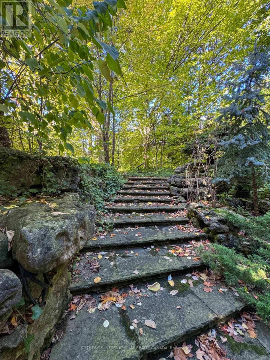 241 Strathallan Wood, Toronto, Ontario  M5N 1T5 - Photo 38 - C11975415