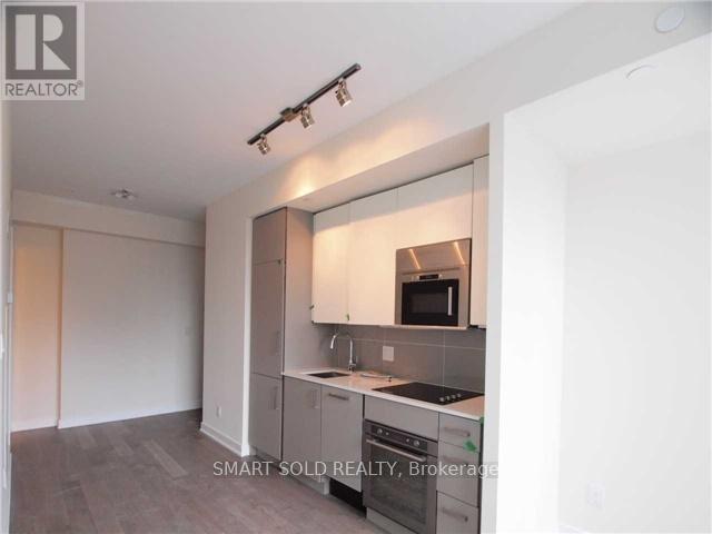Property at 1306 - 17 DUNDONALD STREET image 5