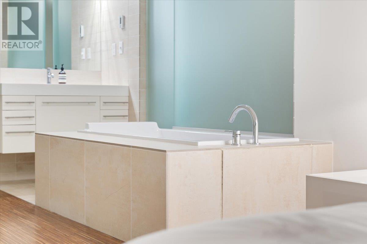 Listing Picture 16 of 35 : 305 36 WATER STREET, Vancouver / 溫哥華 - 魯藝地產 Yvonne Lu Group - MLS Medallion Club Member