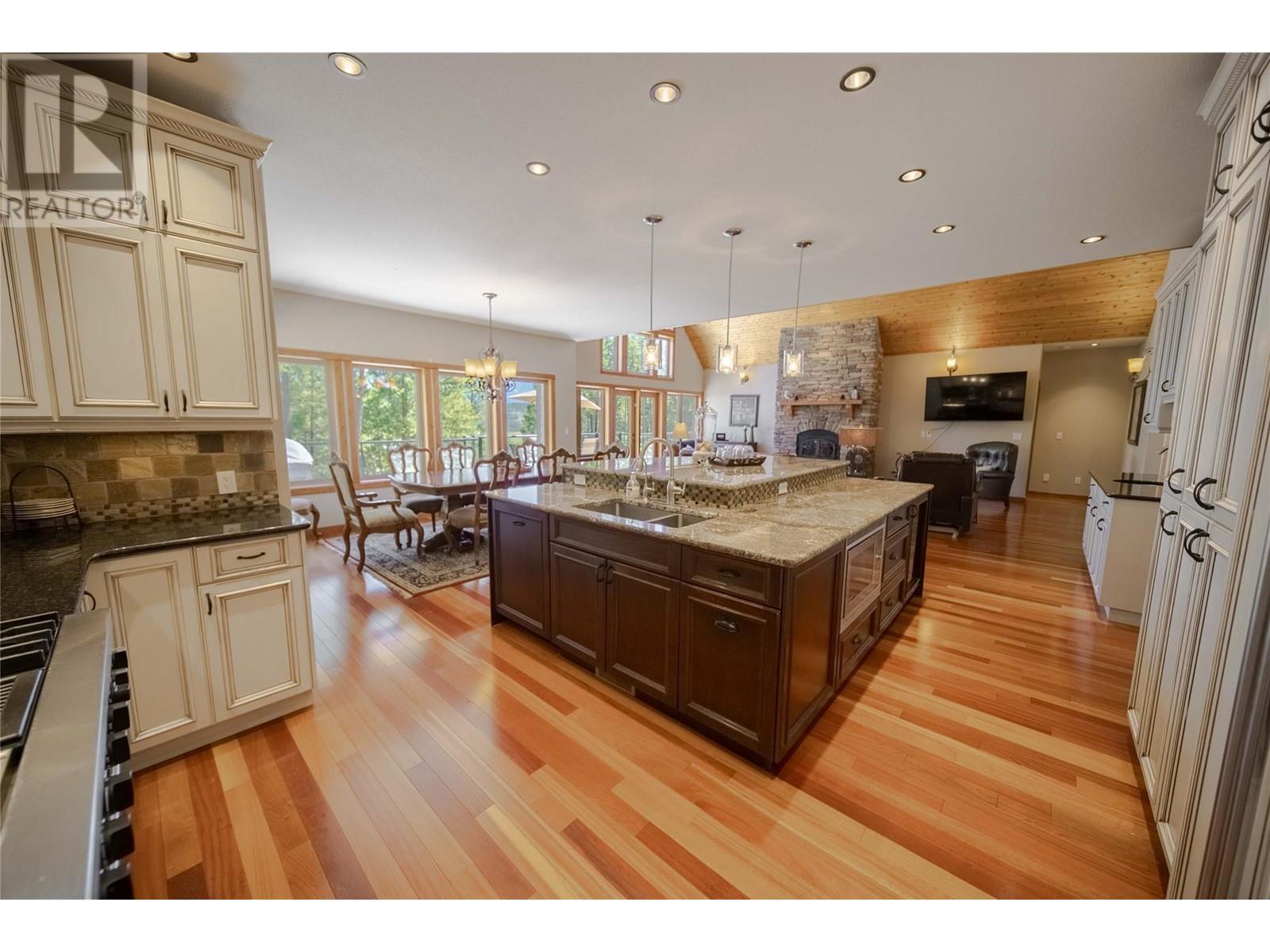9865 Osprey Landing Drive, Wardner, British Columbia  V0B 2J0 - Photo 4 - 10334989