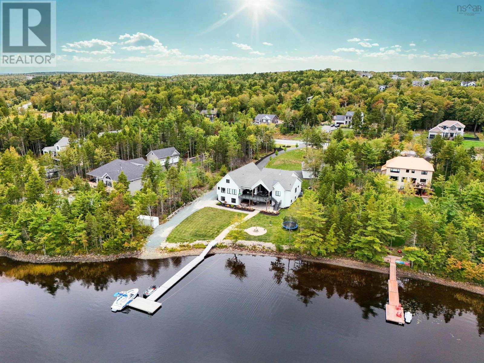 480 Mccabe Lake Drive, Middle Sackville, Nova Scotia  B4E 0N6 - Photo 3 - 202503035