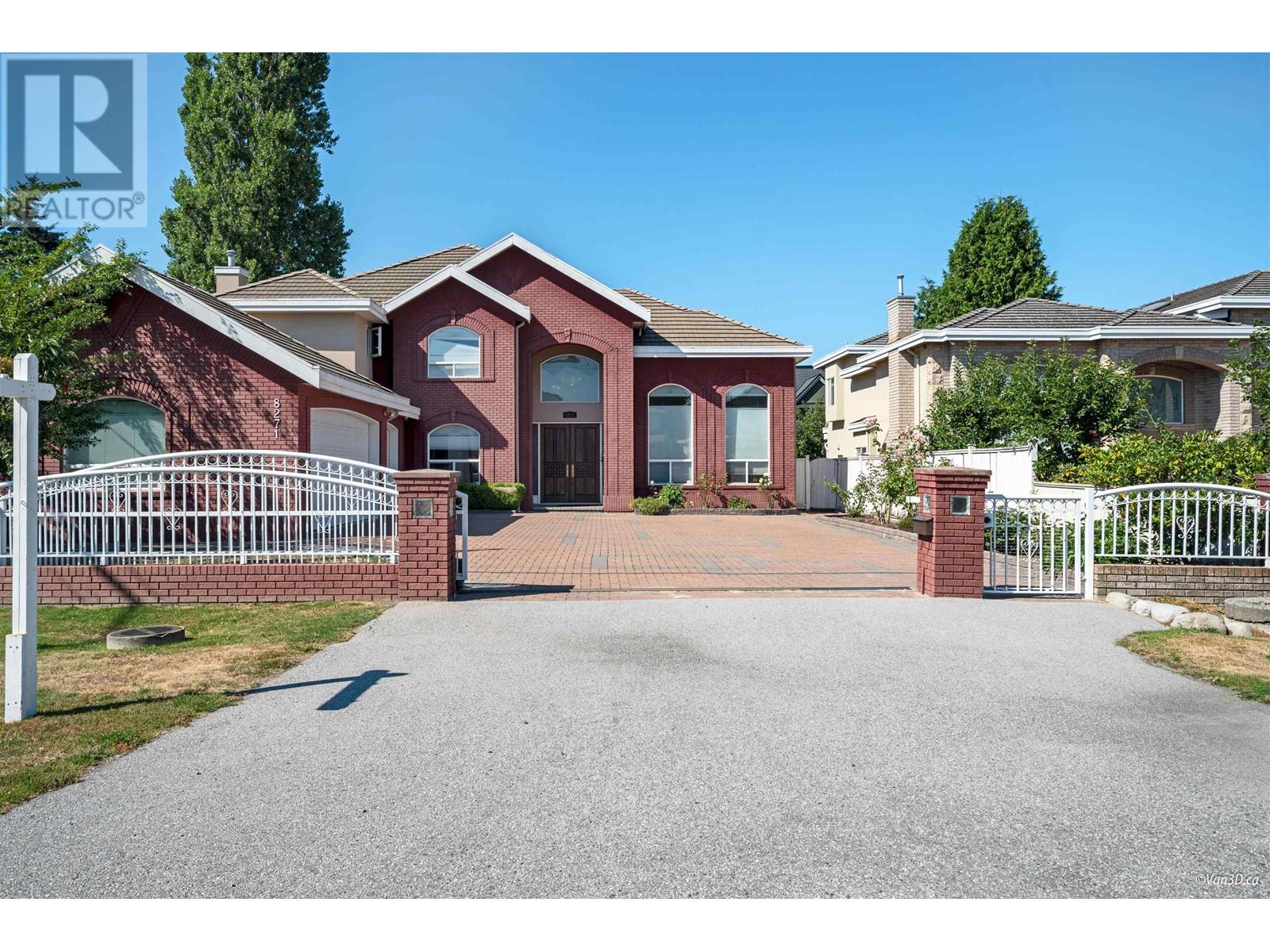 Listing Picture 2 of 38 : 8271 PIGOTT ROAD, Richmond / 烈治文 - 魯藝地產 Yvonne Lu Group - MLS Medallion Club Member
