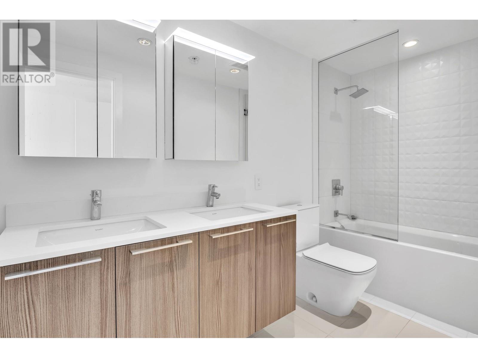 Listing Picture 11 of 37 : 1505 2220 KINGSWAY, Vancouver / 溫哥華 - 魯藝地產 Yvonne Lu Group - MLS Medallion Club Member