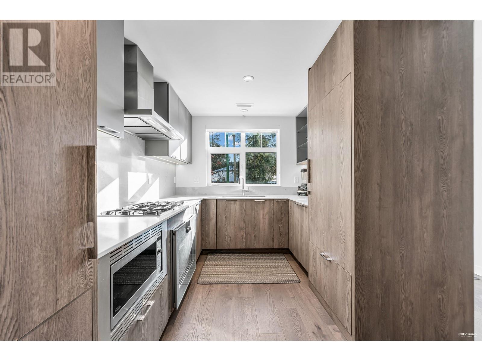 4 1960 Glenaire Drive, North Vancouver, British Columbia  V7P 1Y1 - Photo 13 - R2967286