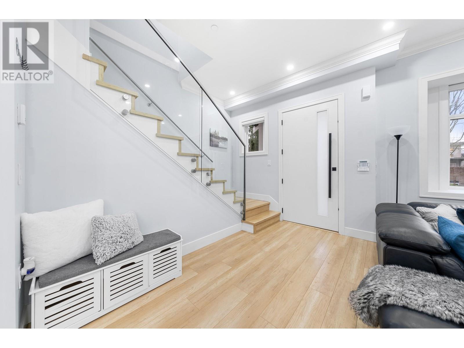 Listing Picture 5 of 40 : 962 RENFREW STREET, Vancouver / 溫哥華 - 魯藝地產 Yvonne Lu Group - MLS Medallion Club Member