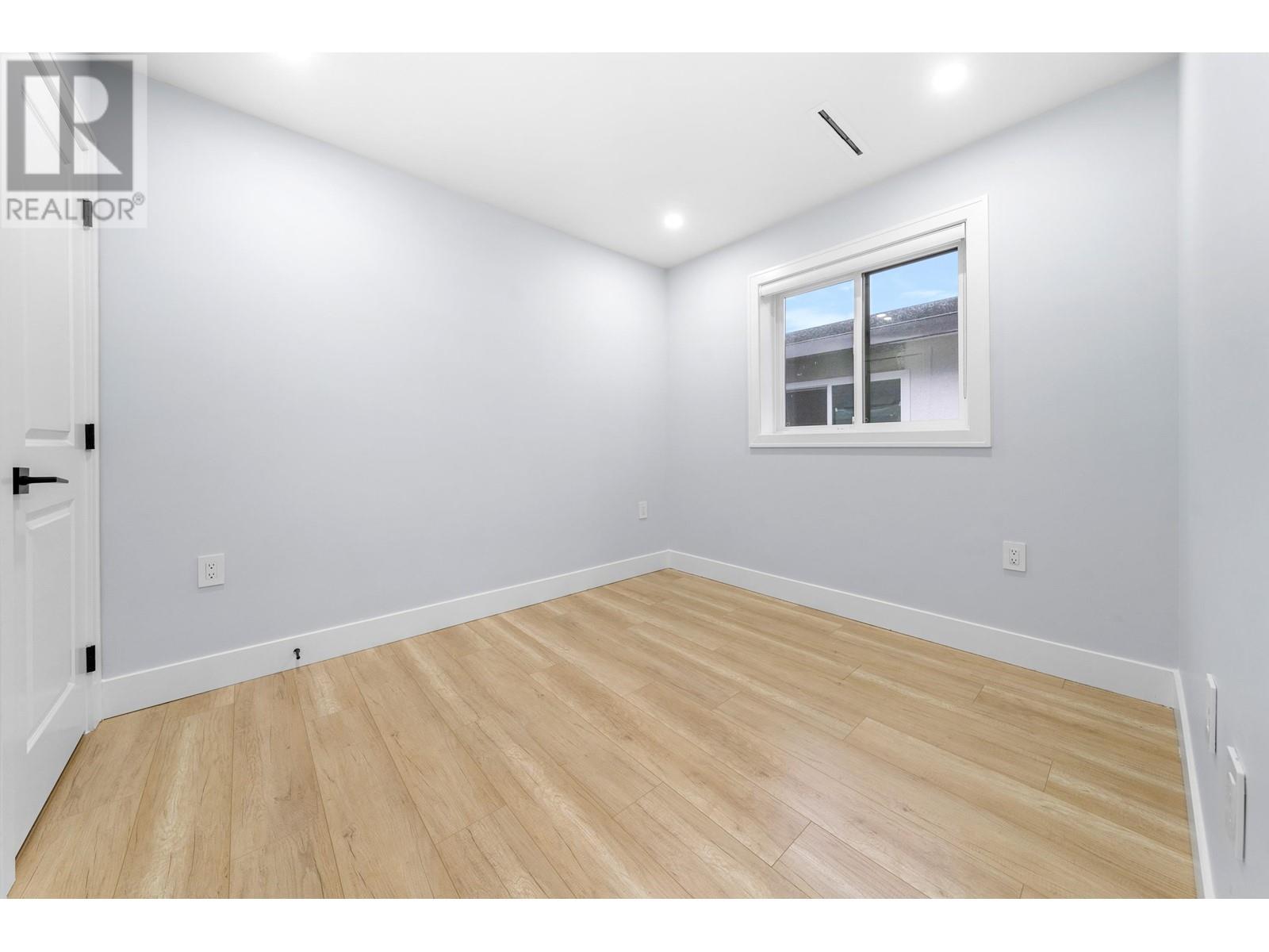 Listing Picture 13 of 40 : 962 RENFREW STREET, Vancouver / 溫哥華 - 魯藝地產 Yvonne Lu Group - MLS Medallion Club Member