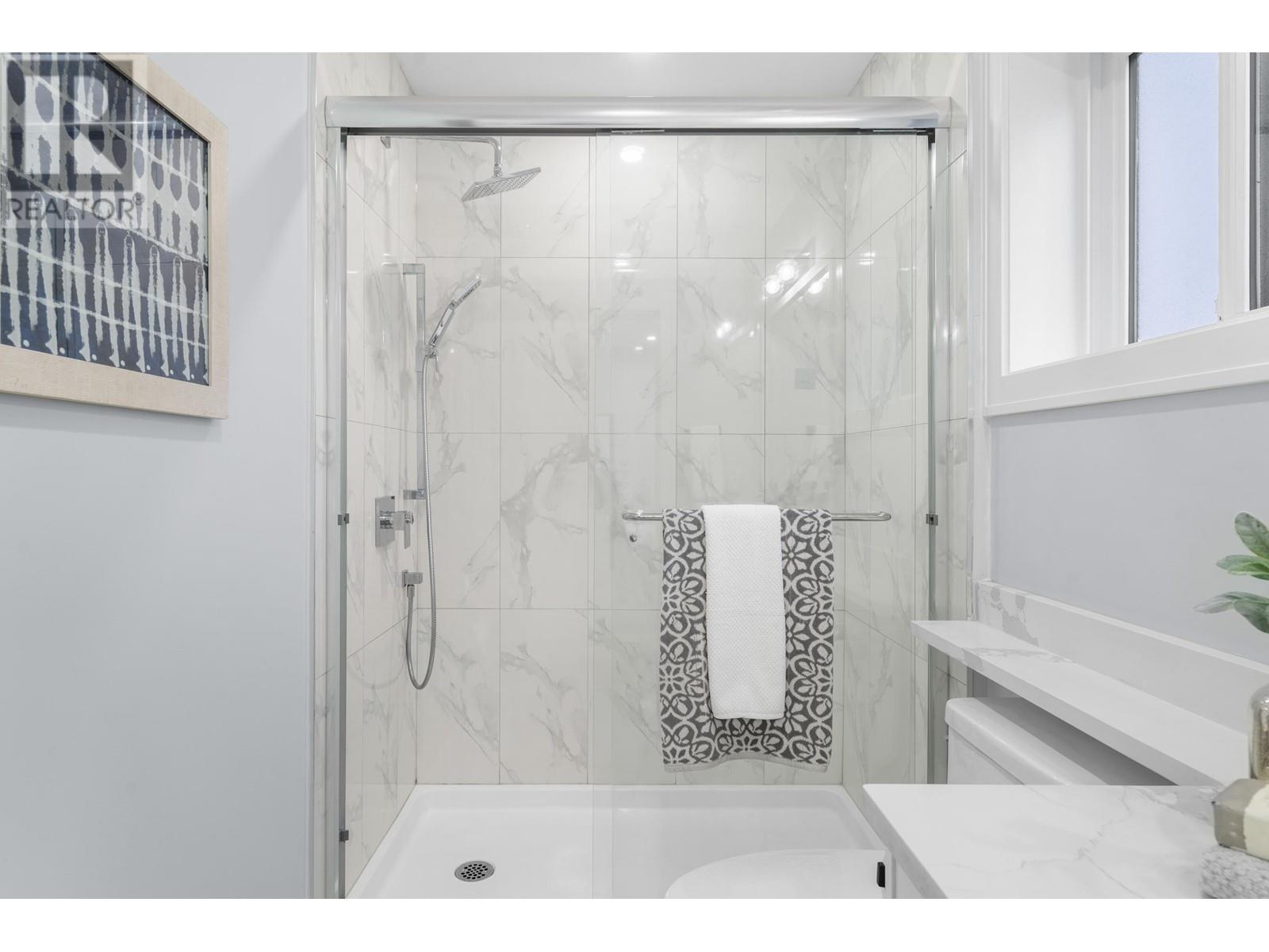 Listing Picture 30 of 40 : 962 RENFREW STREET, Vancouver / 溫哥華 - 魯藝地產 Yvonne Lu Group - MLS Medallion Club Member