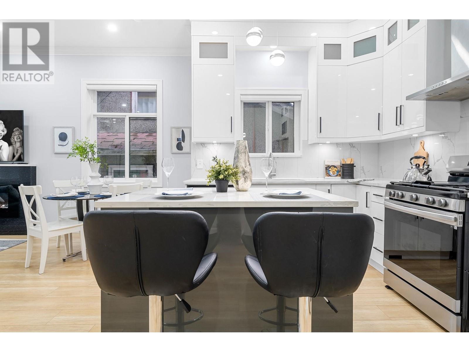 Listing Picture 8 of 40 : 962 RENFREW STREET, Vancouver / 溫哥華 - 魯藝地產 Yvonne Lu Group - MLS Medallion Club Member